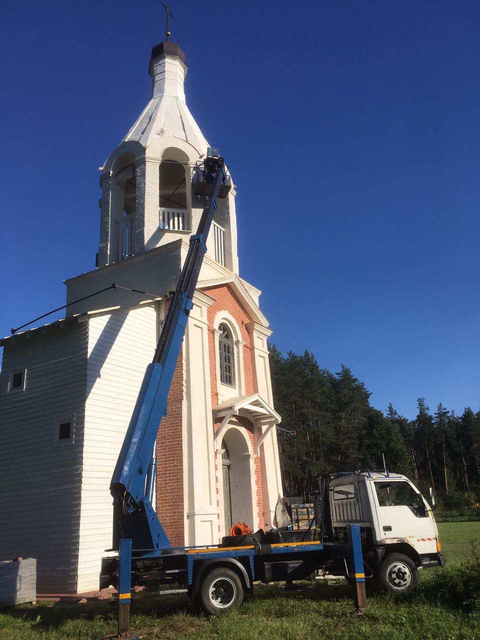 Услуги/аренда автовышки 22м