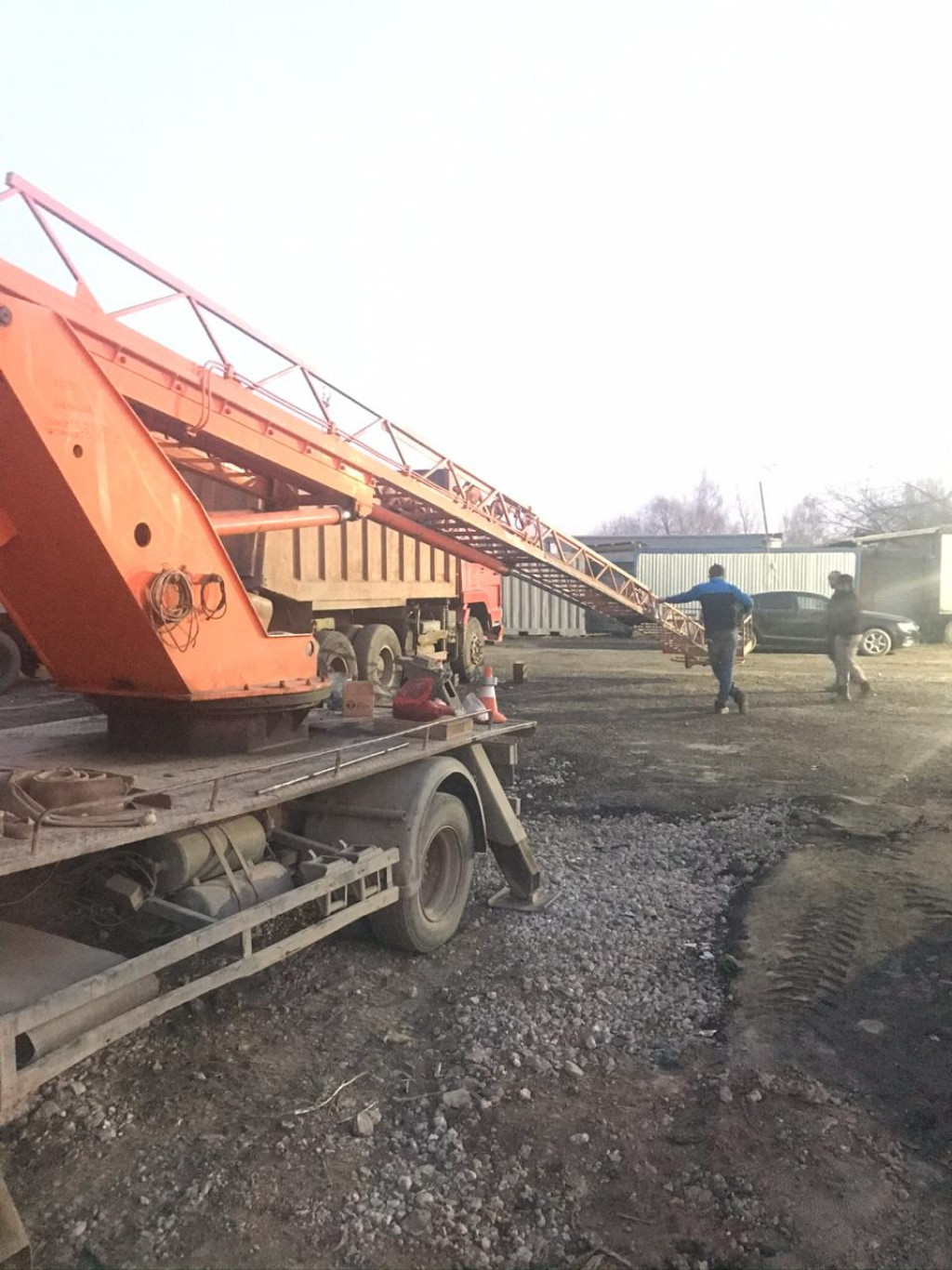 Аренда автовышки. Подъёмные работы.