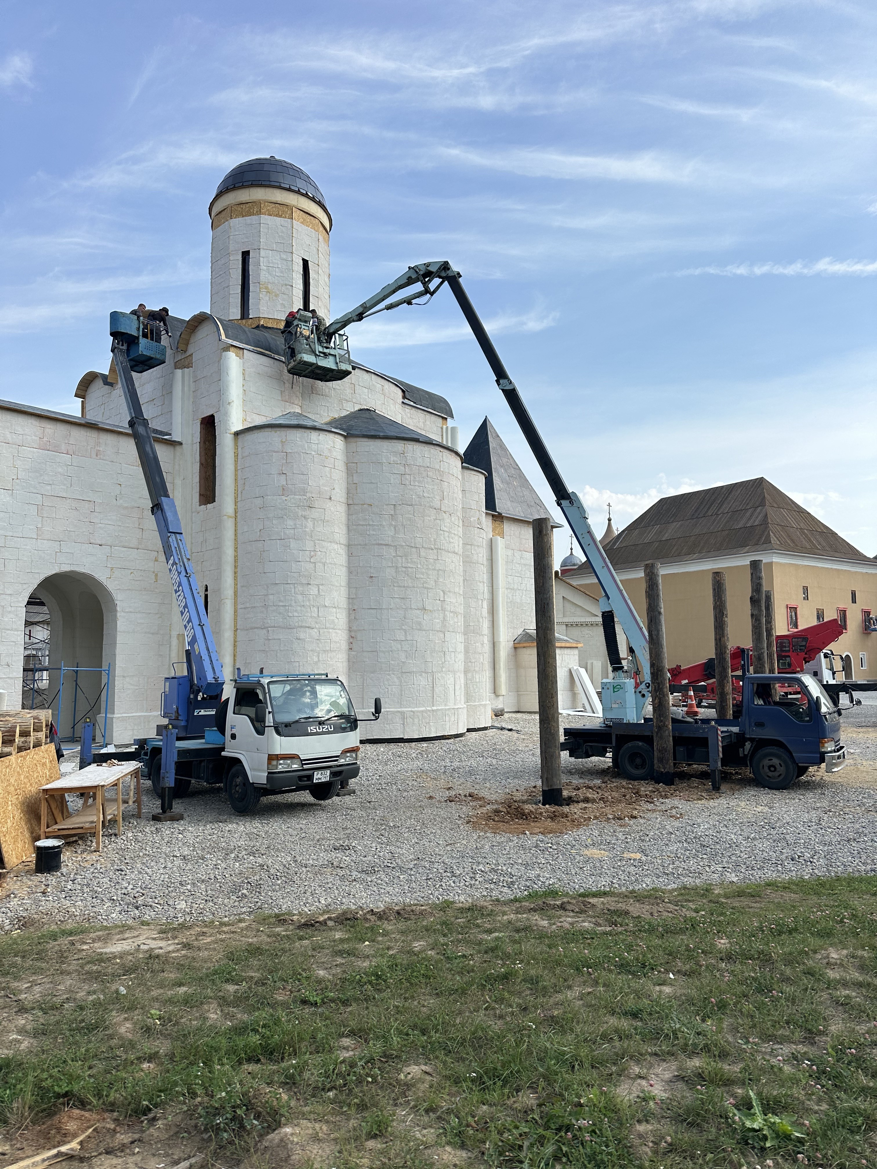 Аренда телескопической автовышка