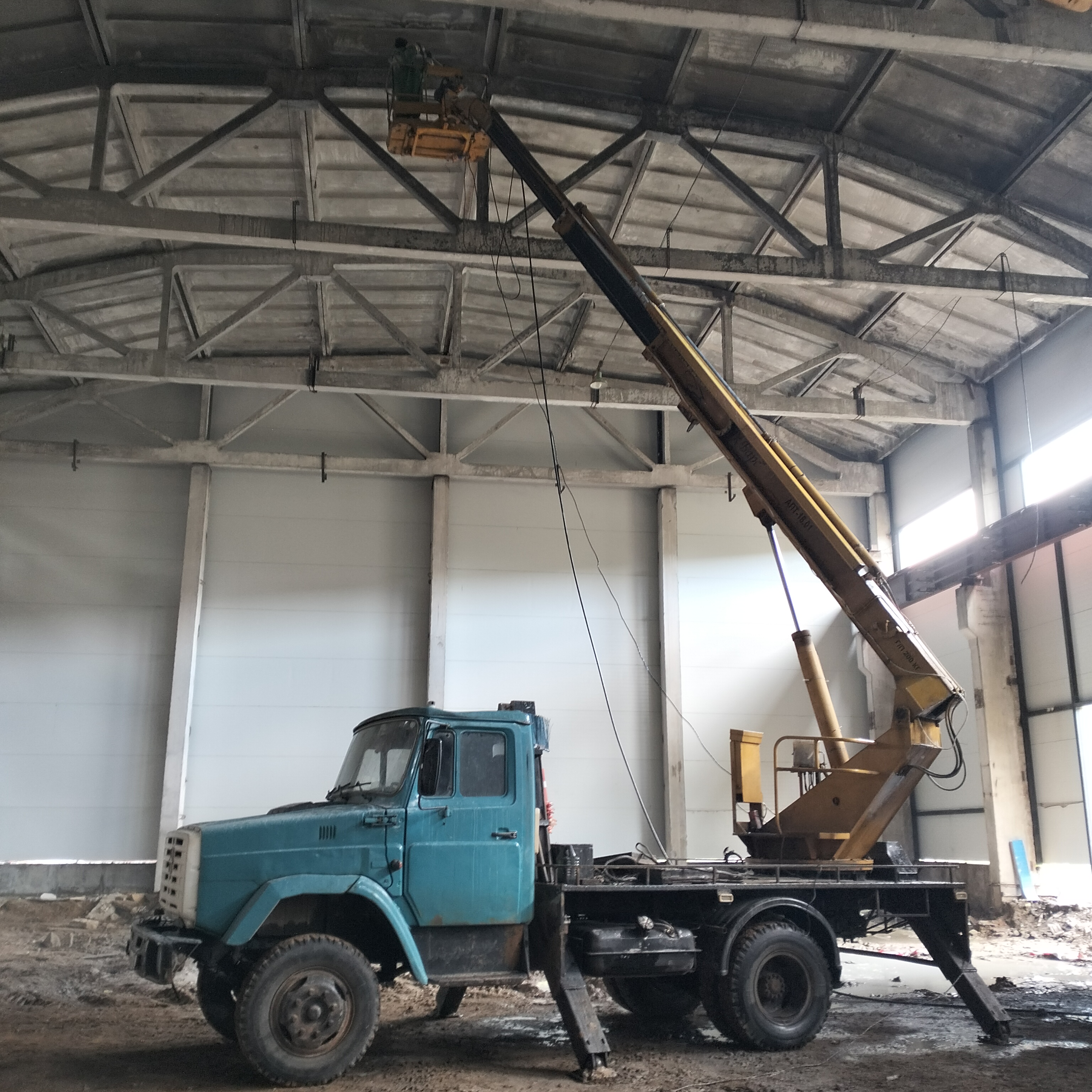 Услуги автовышки  от 18 до 22 метров