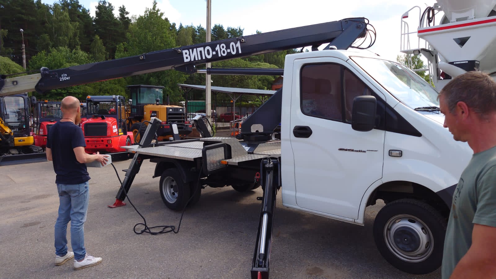 Автовышка 18 метров в аренду.