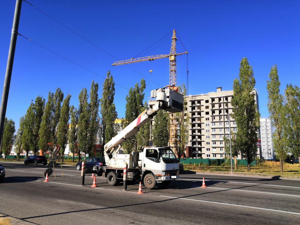 Услуги японской автовышки для высотных работ.