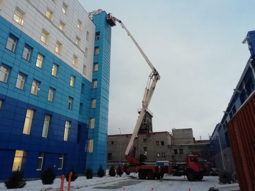 Аренда автовышки, камаз большая поворотная корзина