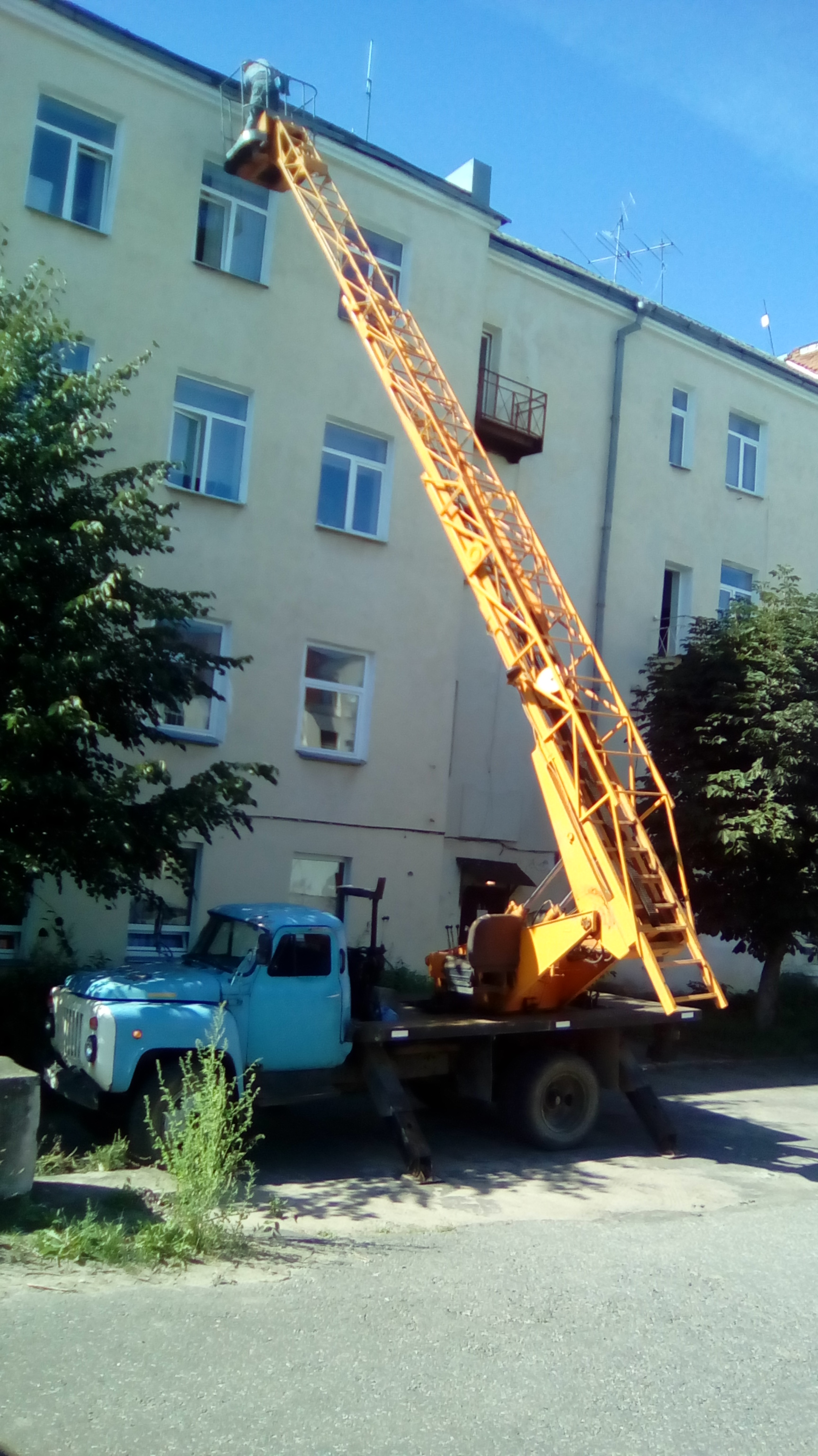 Аренда автовышки от собственника Михаил