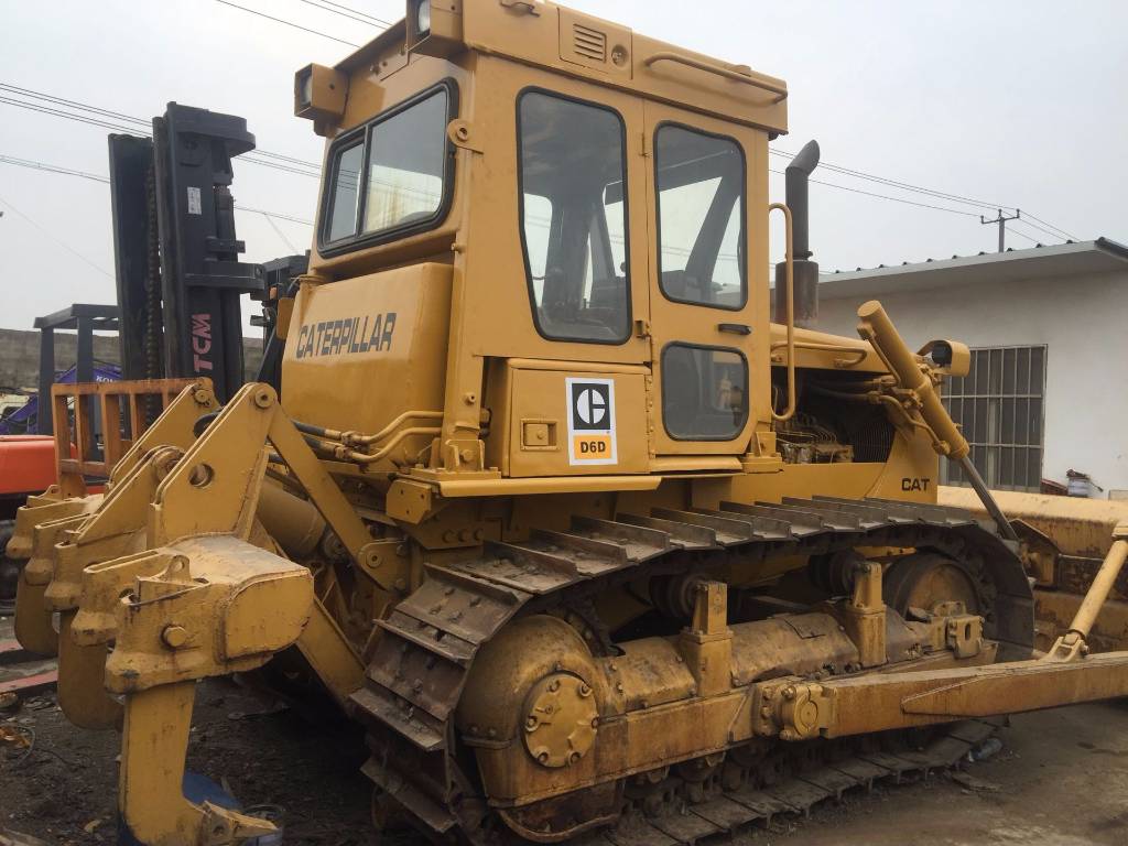 Услуги аренда бульдозера болотохода.