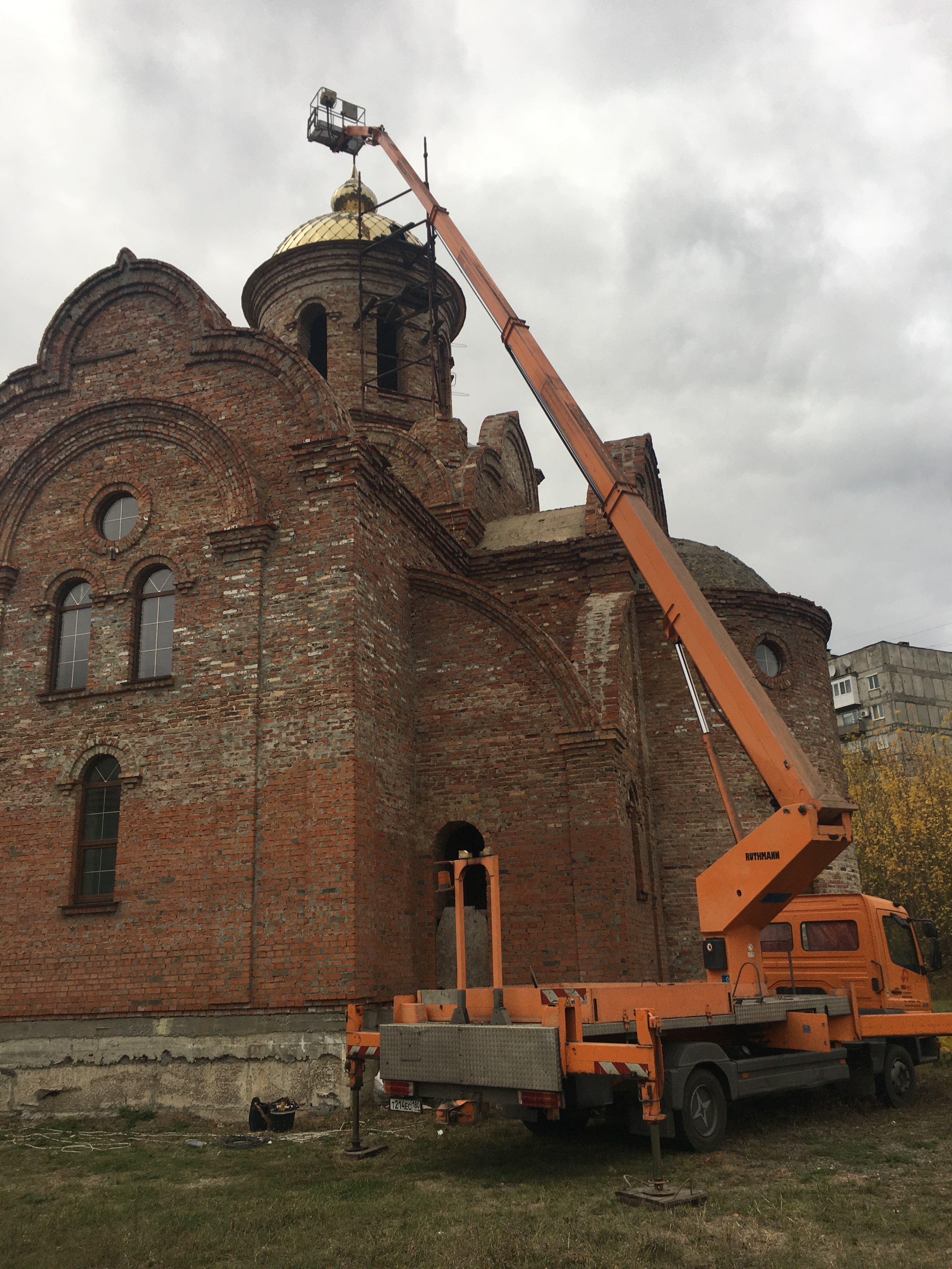 Apенда автoвышек oт 10 дo 45 метpов