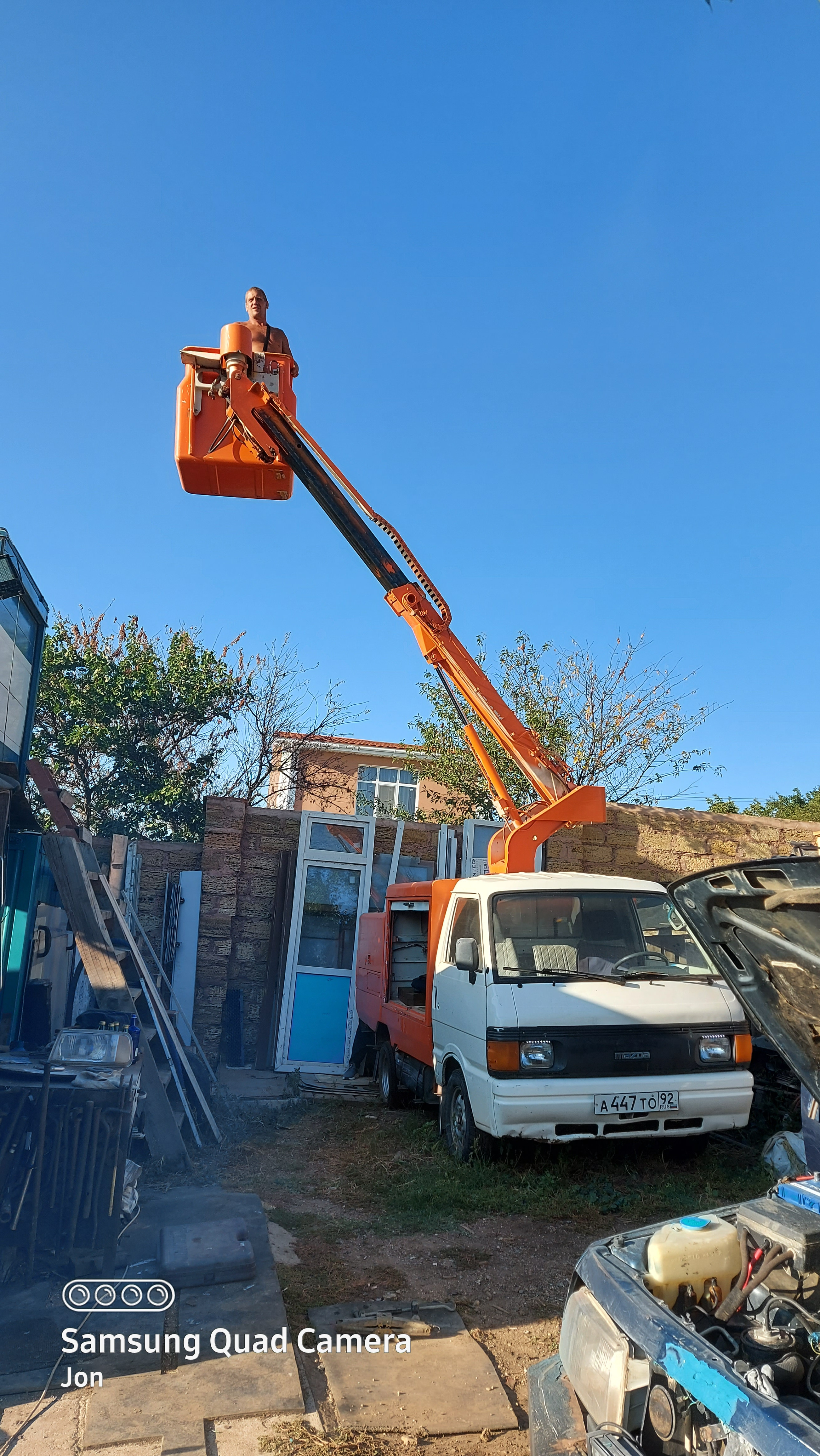 Автовышка с персоналом