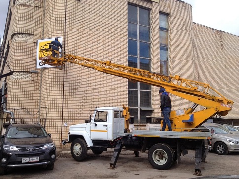 Услуги телескопическими и коленчатыми автовышками