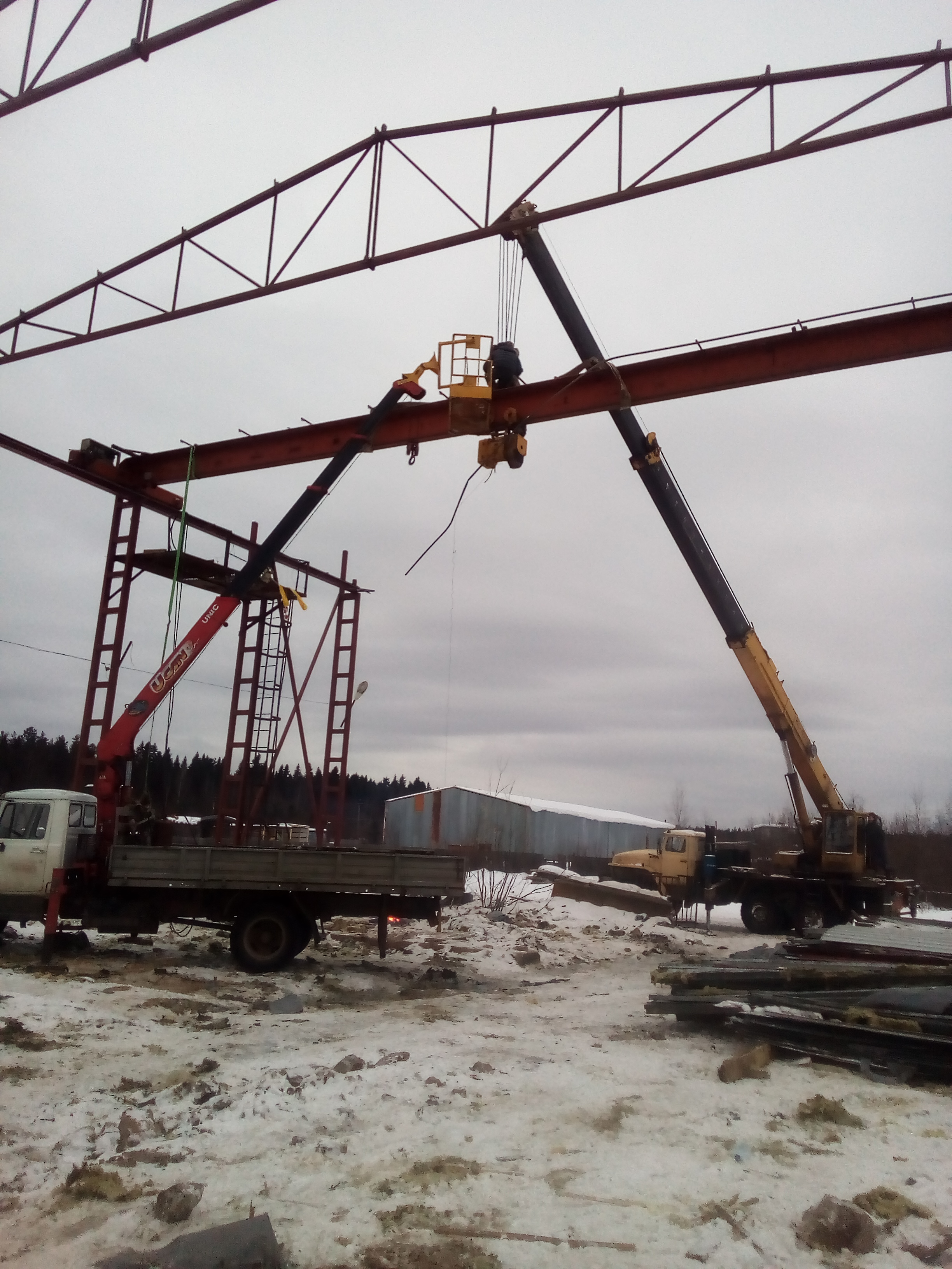 Автовышка , борт, кран.