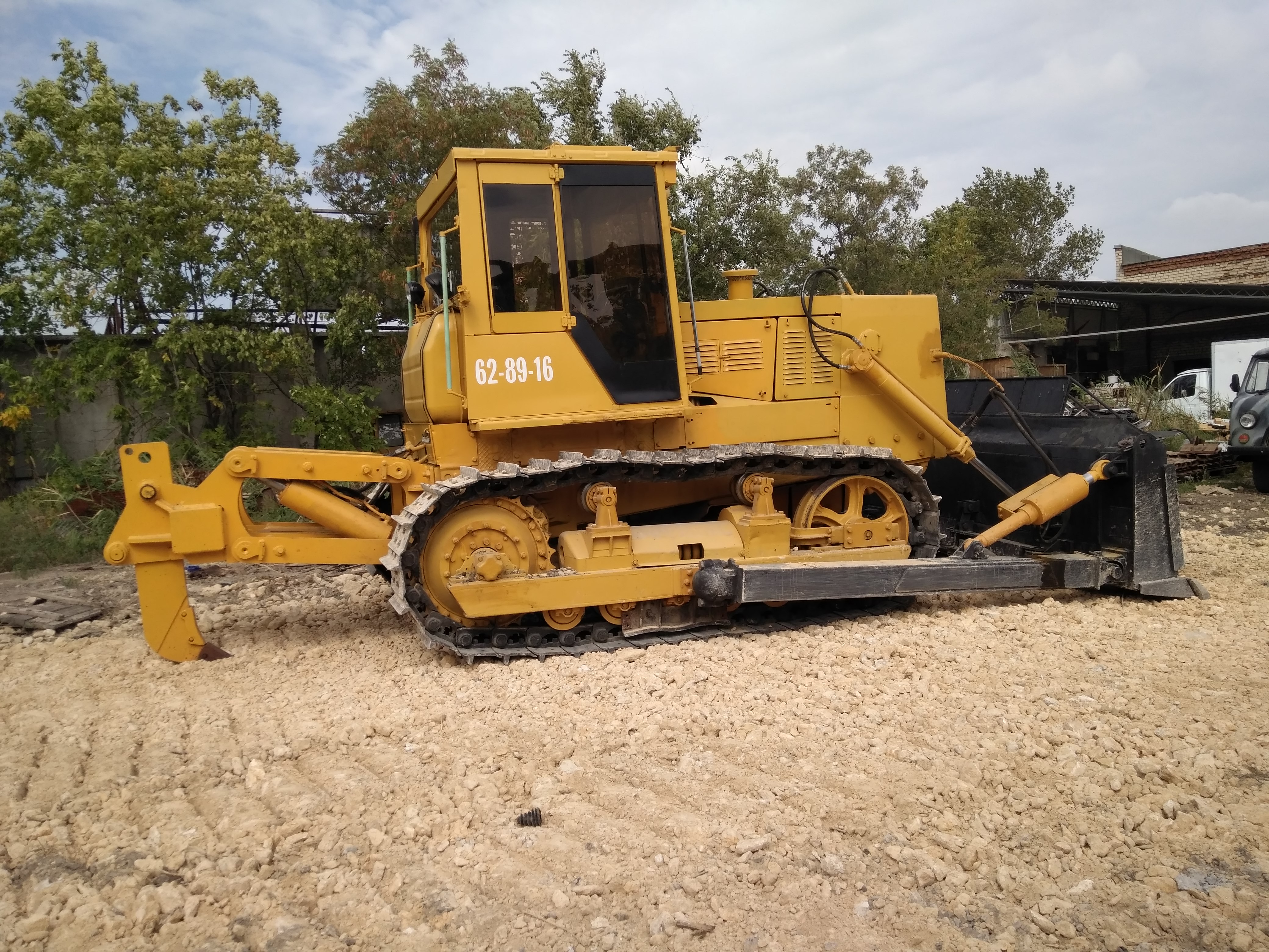 Аренда бульдозера от собственника Лев