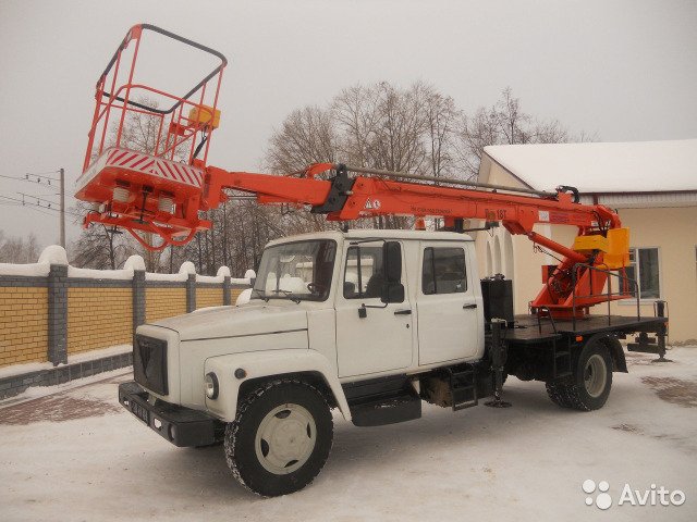 Автовышка телескопическая с гуськом