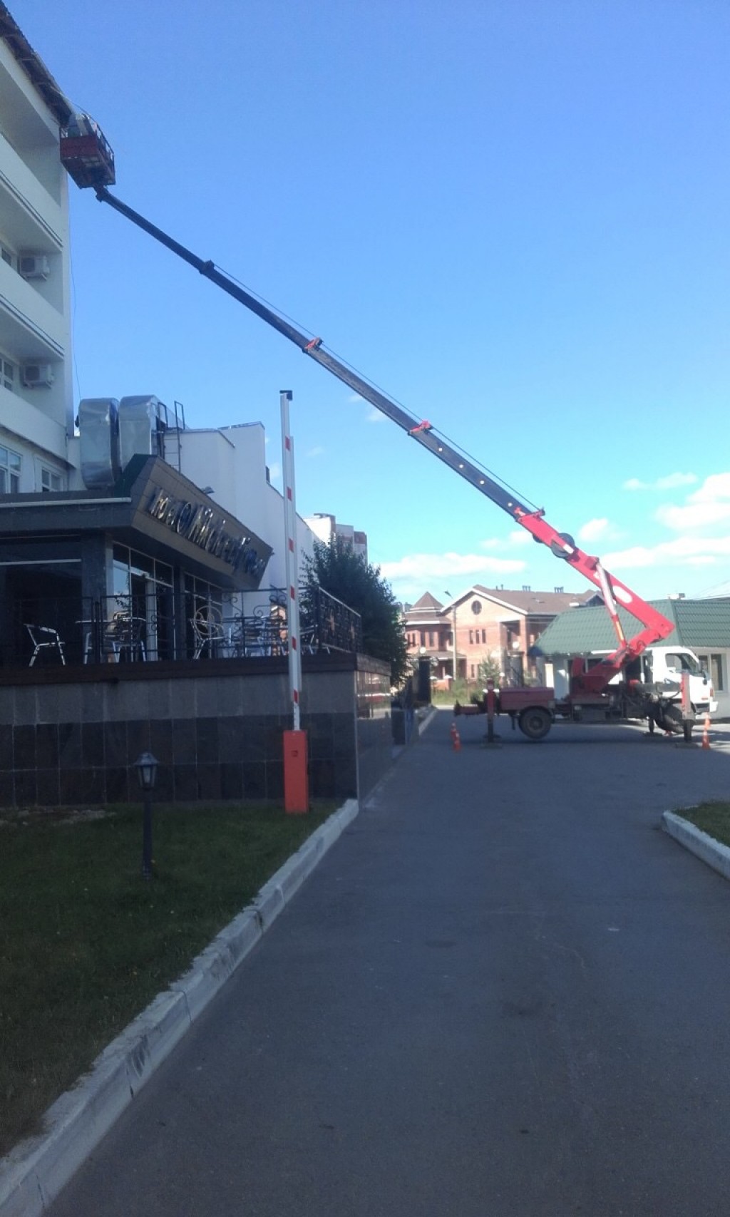 Аренда автовышек 15- 18- 22- 28 метров