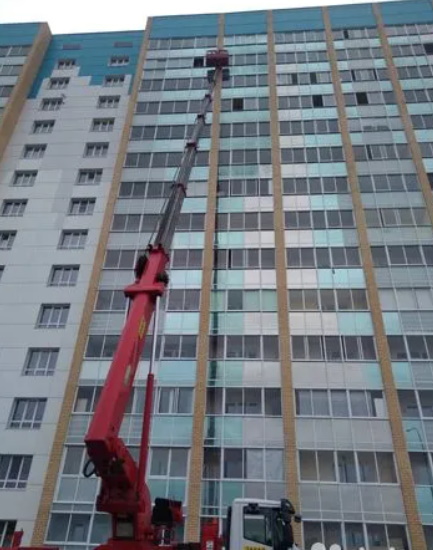 Подъем рабочих на высоту | Мытье окон
