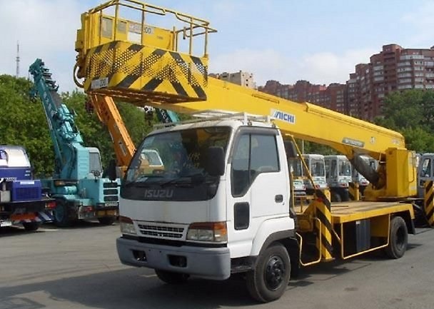 Предлагаем услуги автовышки