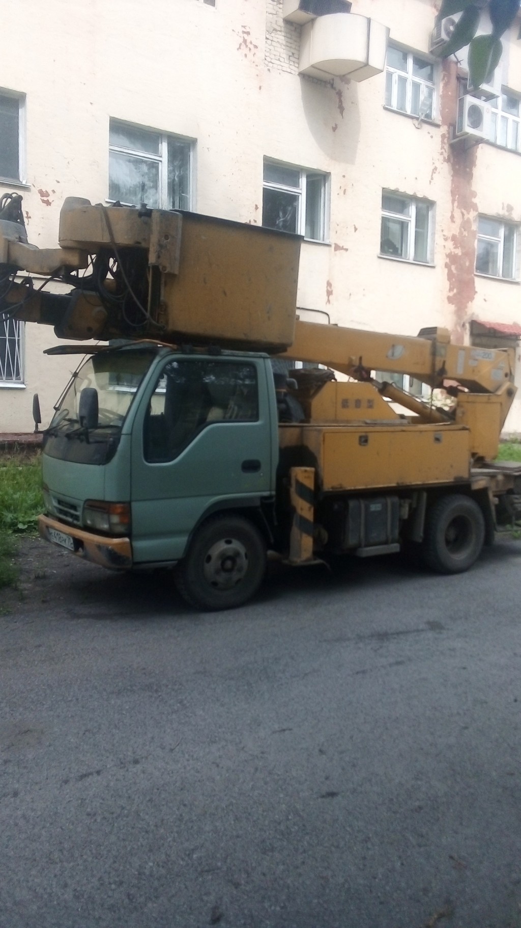 Услуги автовышки 15 метров, автовышка Кемерово