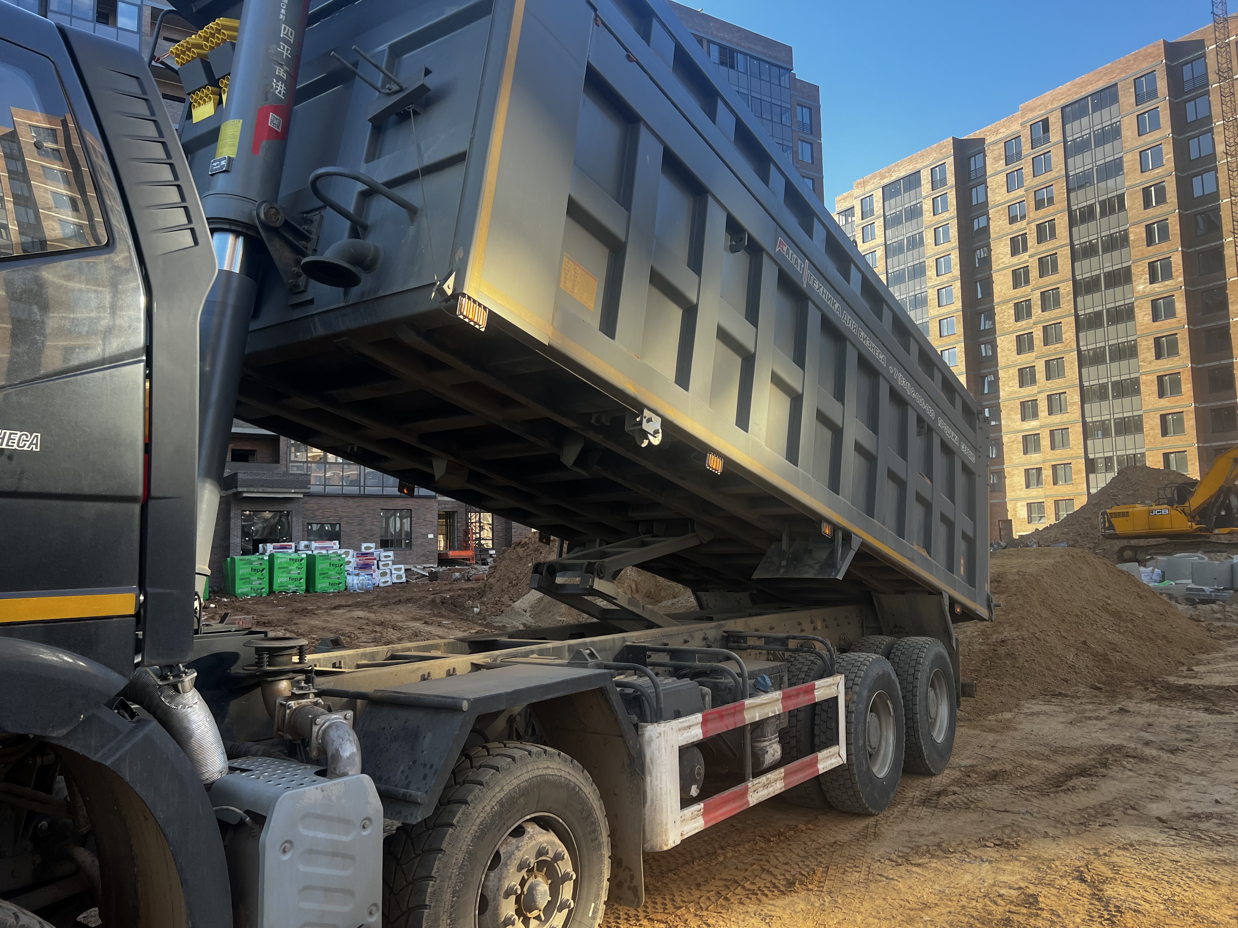 Перевозка нерудных материалов. Самосвалы автопарк