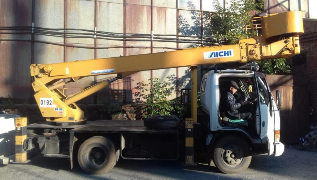 Автовышка услуги. Подъемные работы.