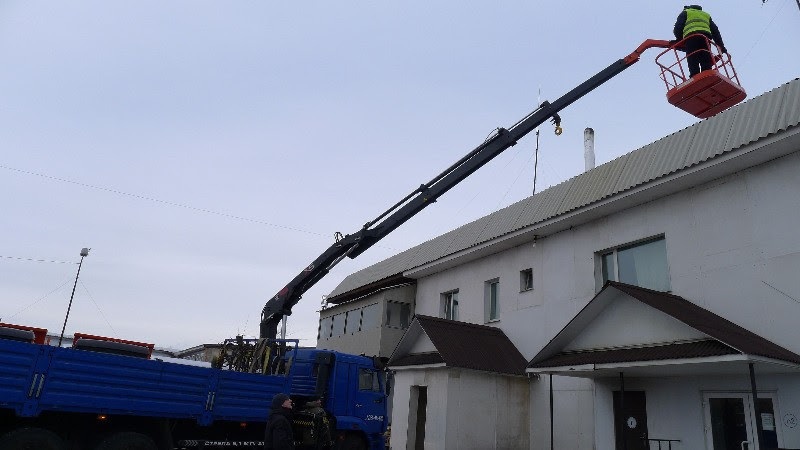 Аренда АГП с краном КАМАЗ-65117