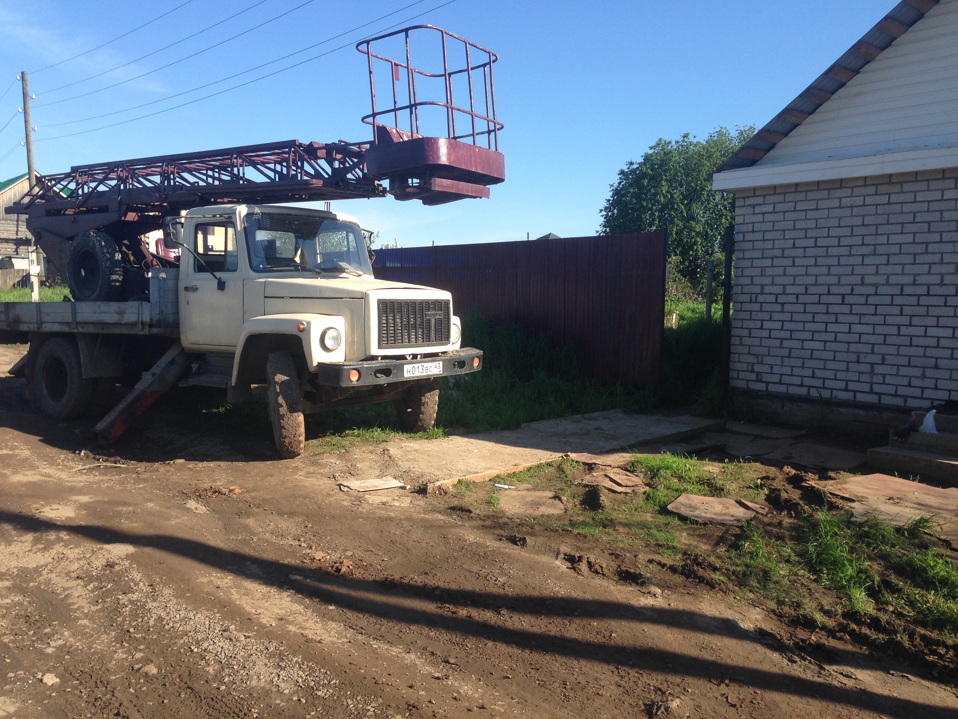 Аренда автовышки 17м.