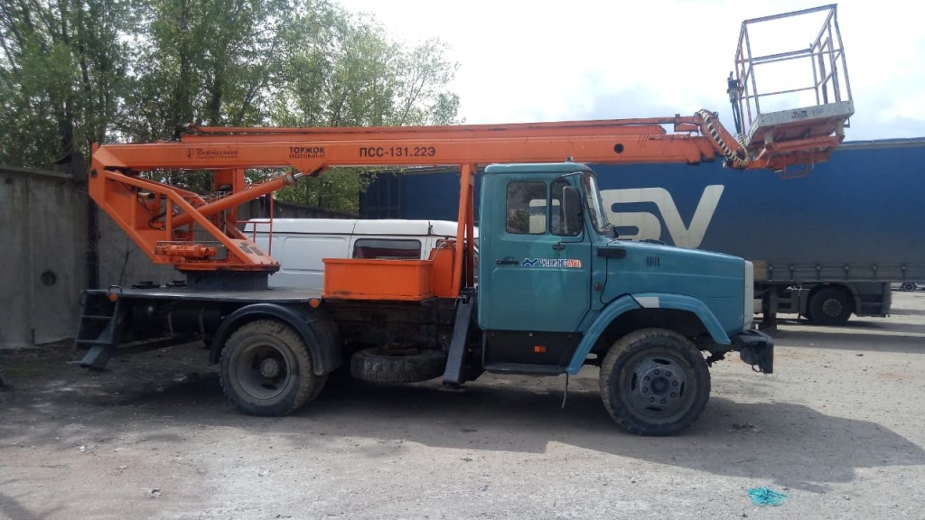 Аренда автовышки. Услуги автовышки. 17,20,22 метра