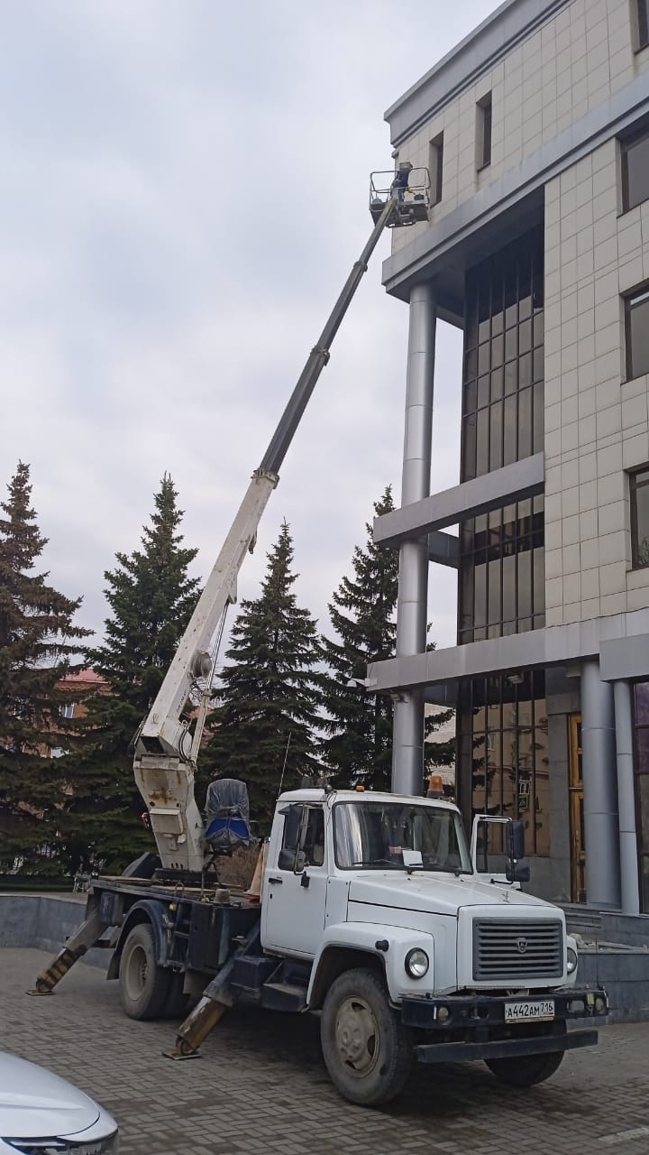 Услуги аренды автовышки