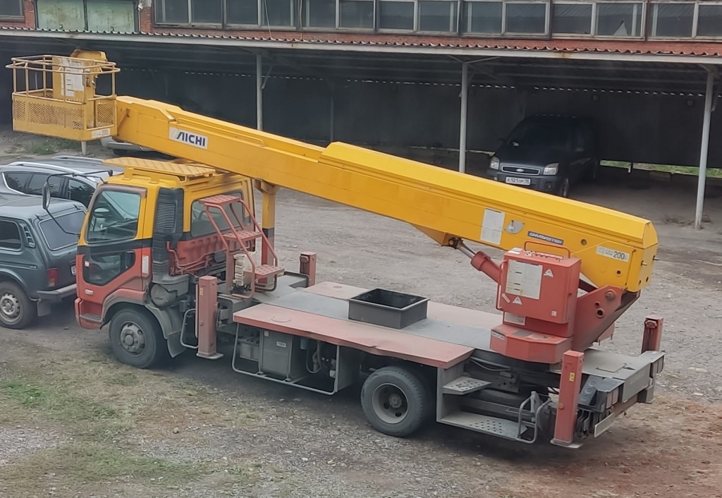 Услуги телескопической автовышки 27м