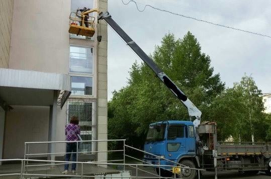 Автовышка на базе автоманипулятора