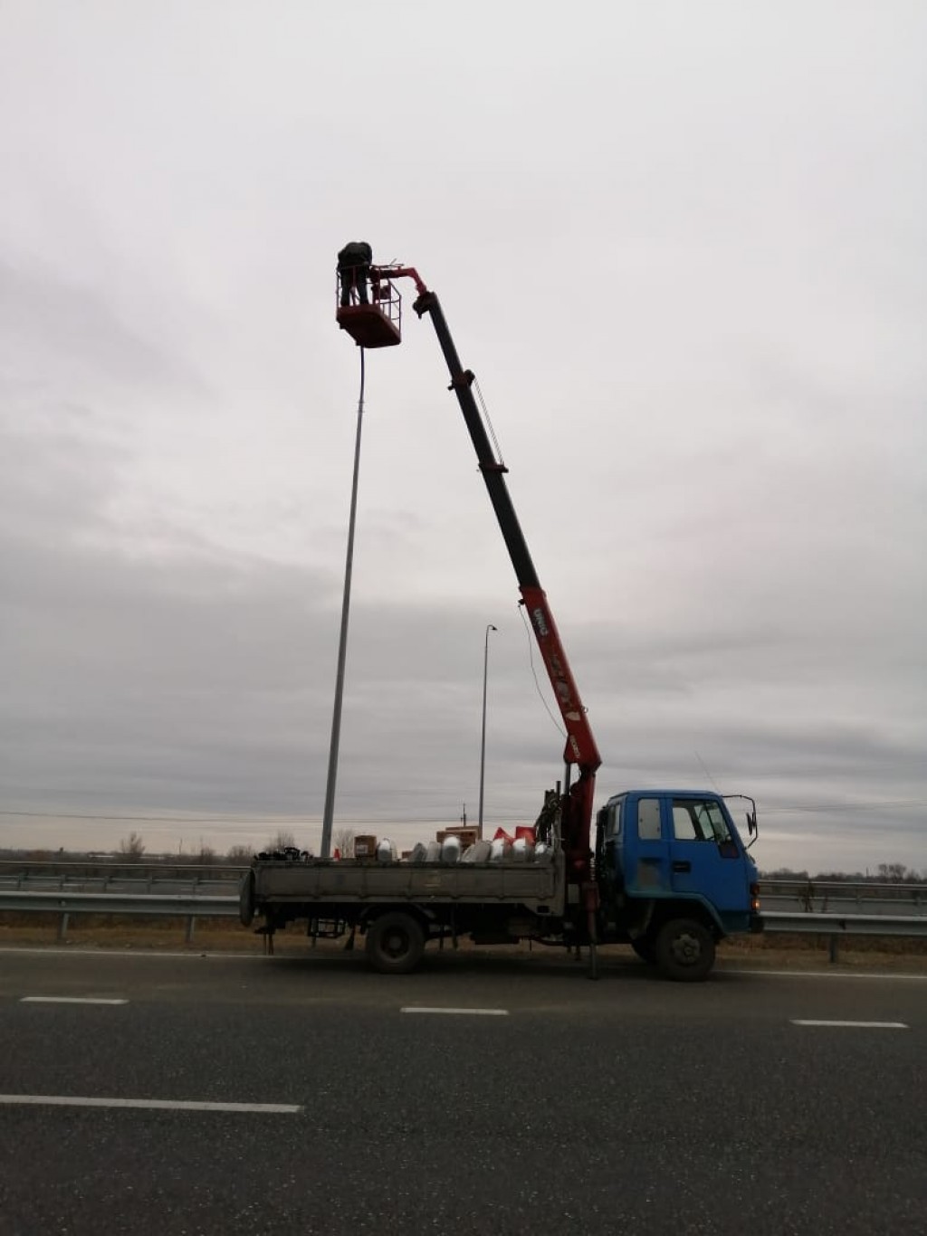 Услуги авто вышки. Аренда автовышка.