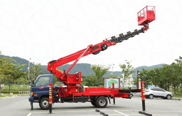 Услуги Японские автовышки 15м, 17м, 21м, 22м, 32м