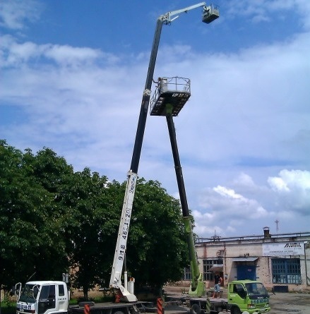Японская автовышка 16-27м. платформа 2х4м