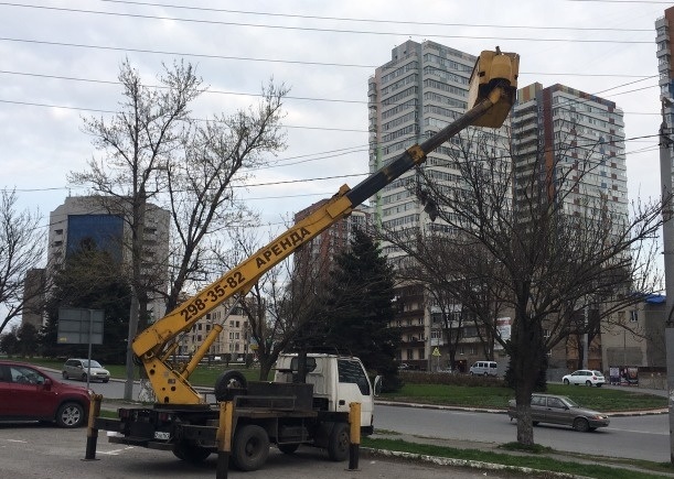 Автовышка малогабаритная 16 м с поворотной люлькой