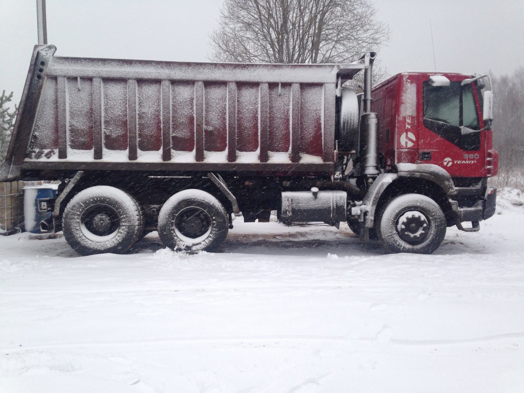 Самосвал в аренду IVECO.