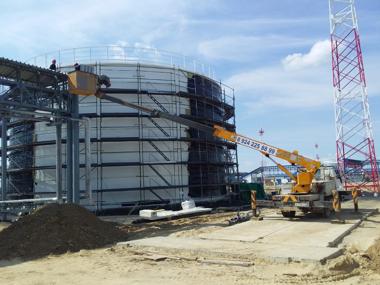 Аренда  Автовышки от 16 до 28 метров с лебедкой