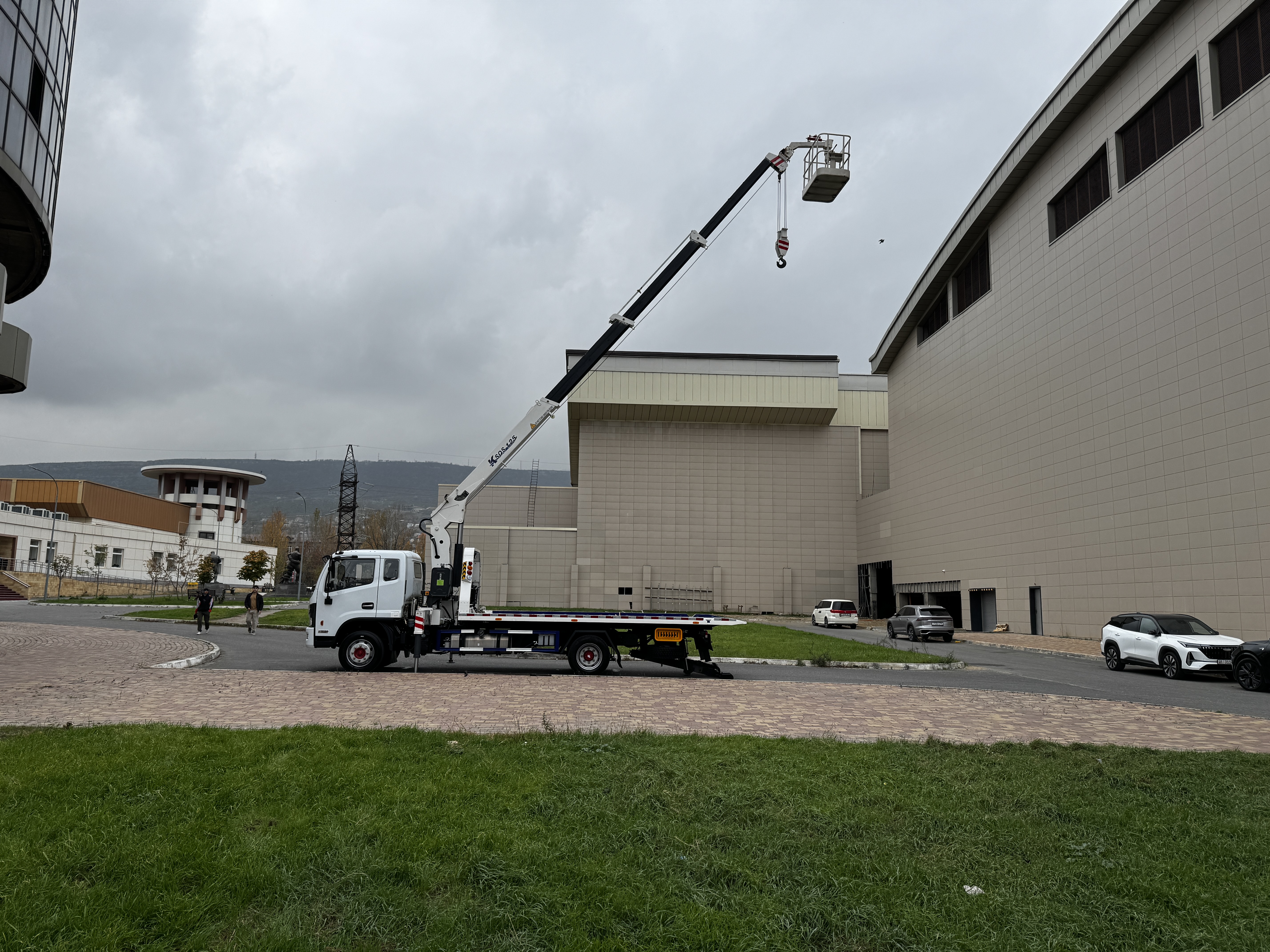 Автовышка телескопическая в аренду