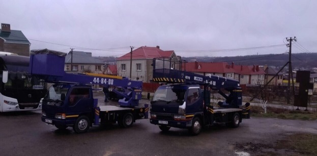 Услуги автовышки на базе японского автомобиля.