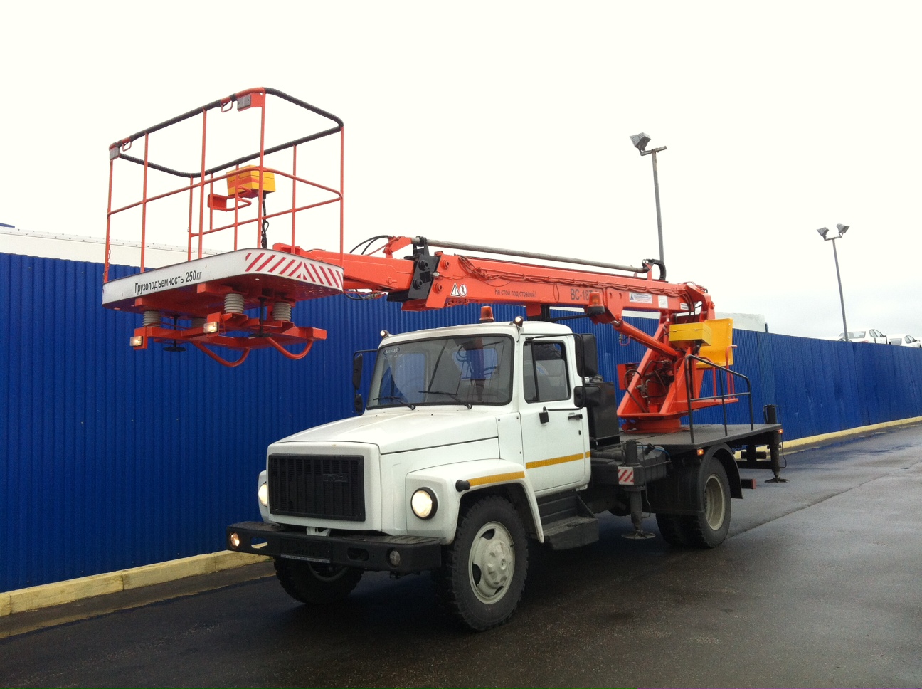 Услуги автовышки, аренда. заказ.