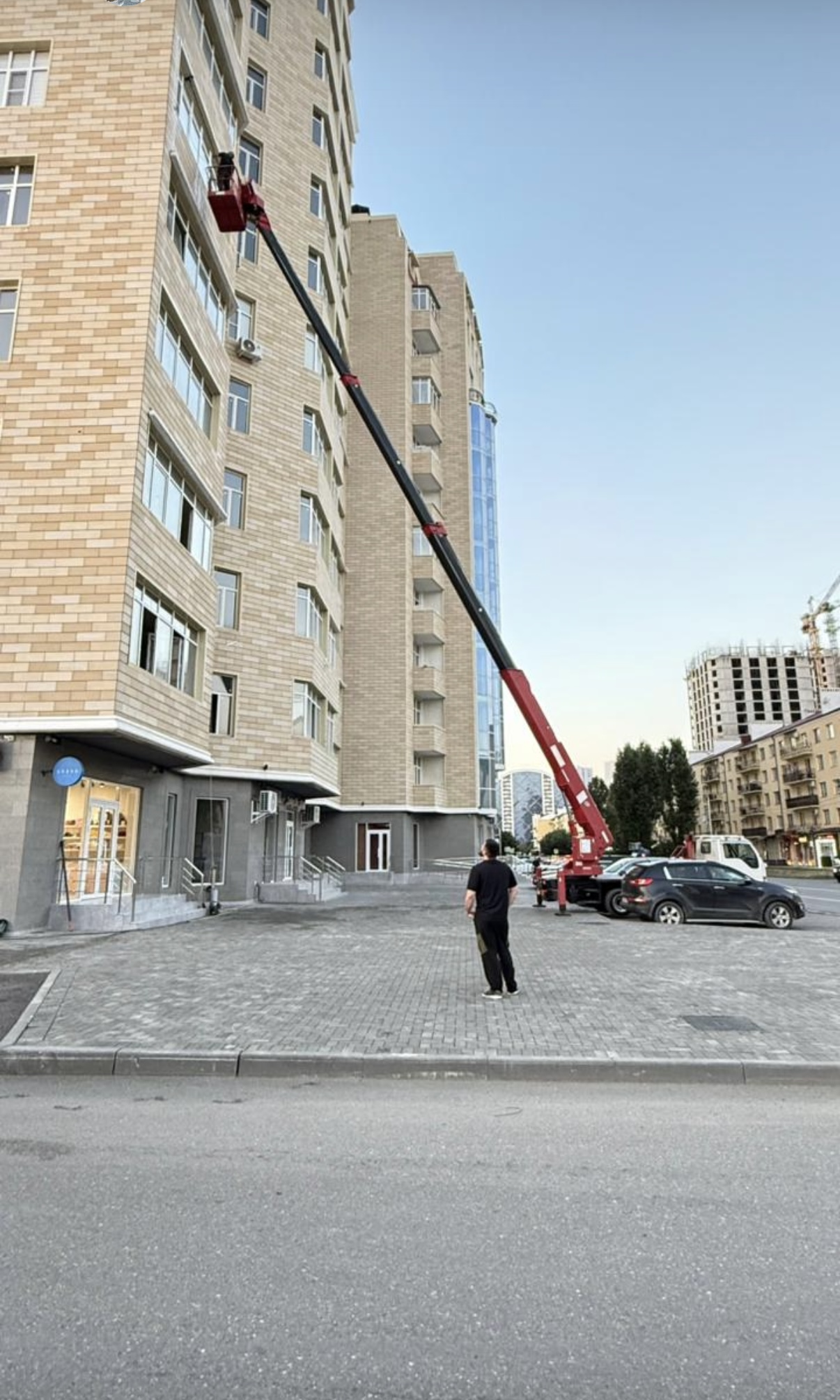 Японская автовышка 24 метра, мех рука