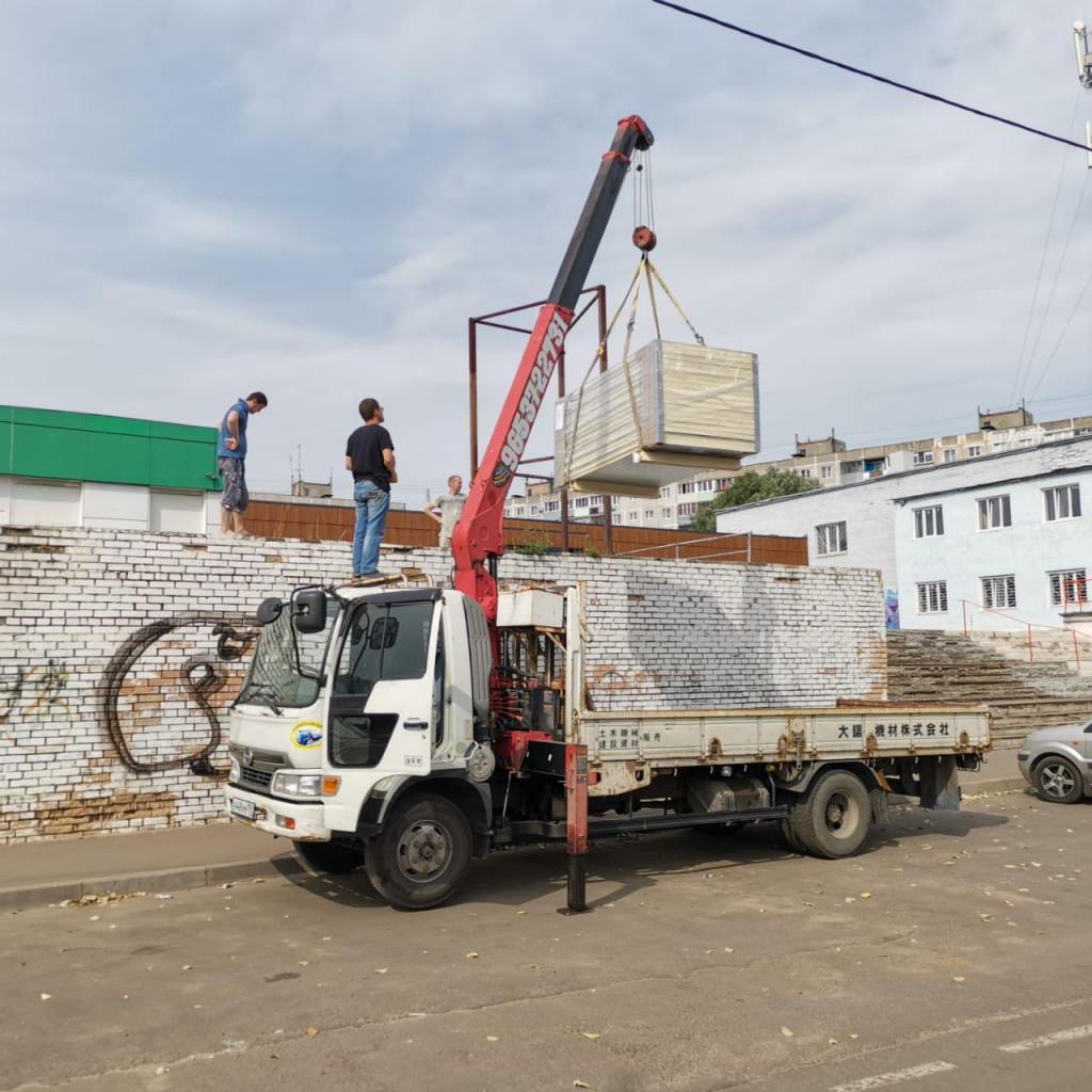Японский манипулятор аренда. Перевозка грузов.