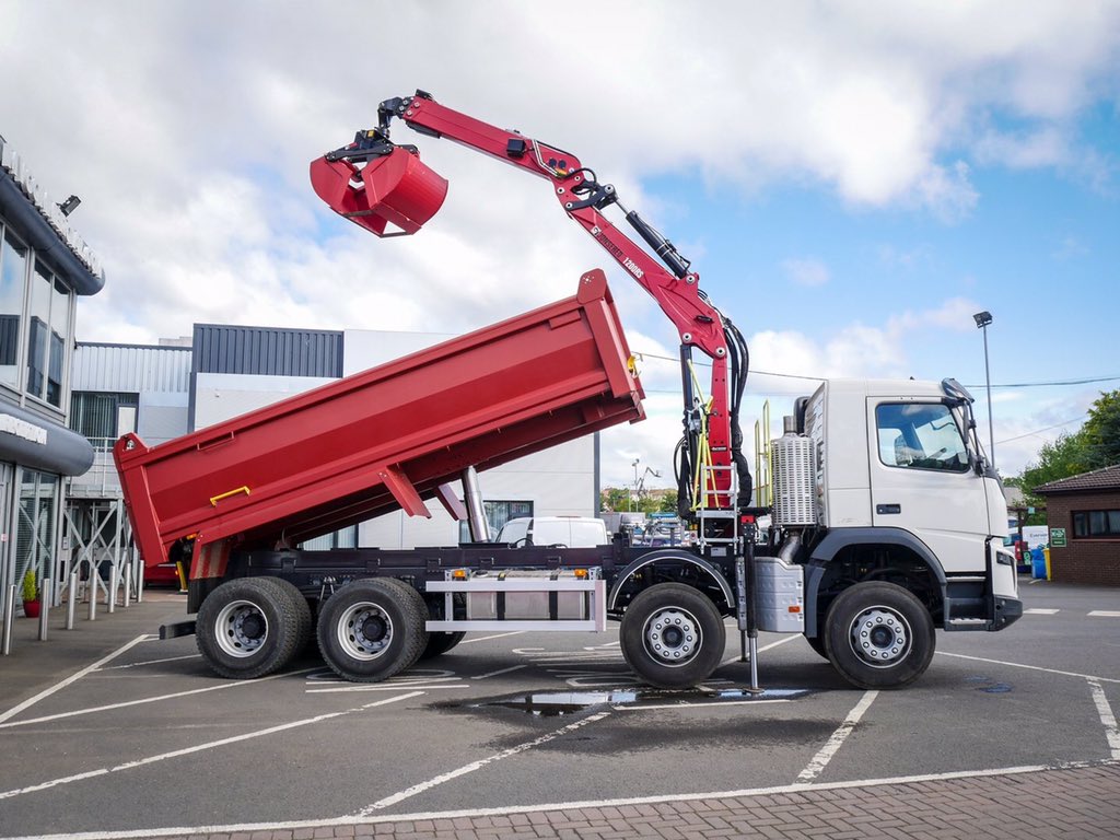 Камаз- самосвал с манипулятором