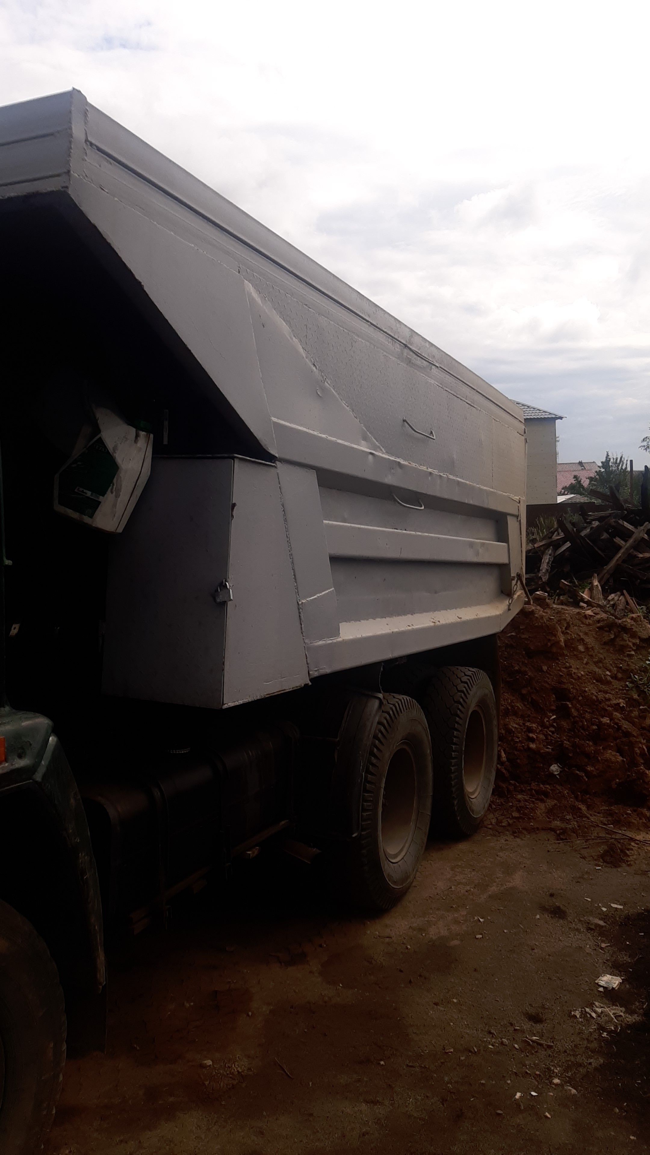 Услуги самосвала. Песок, щебень, торф, земля.