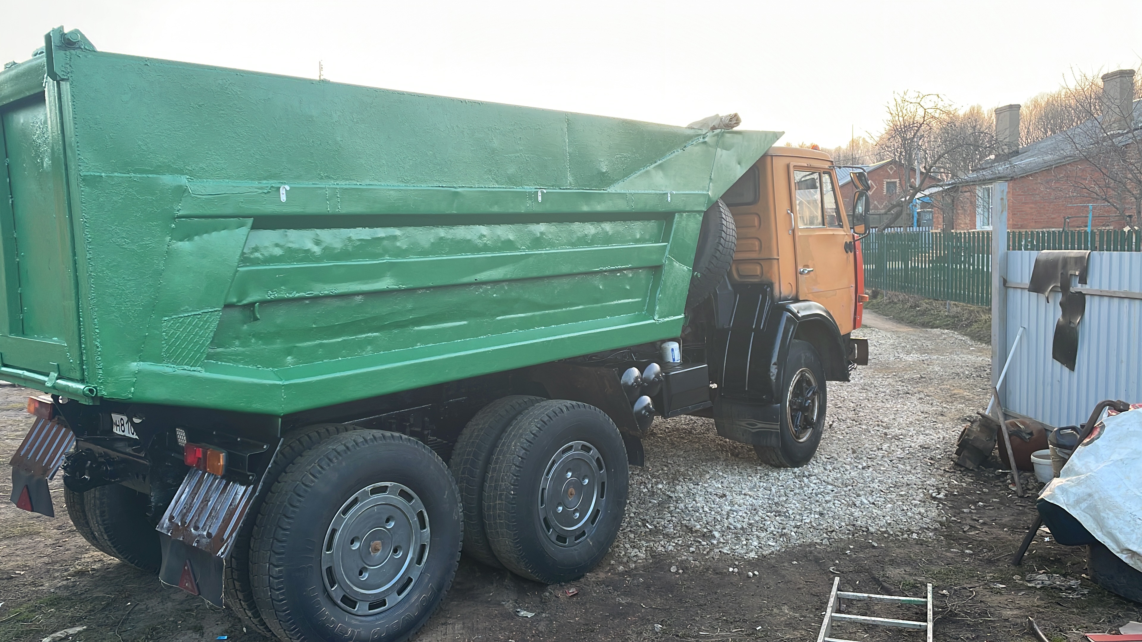 Самосвалы 12 кубов в аренду.