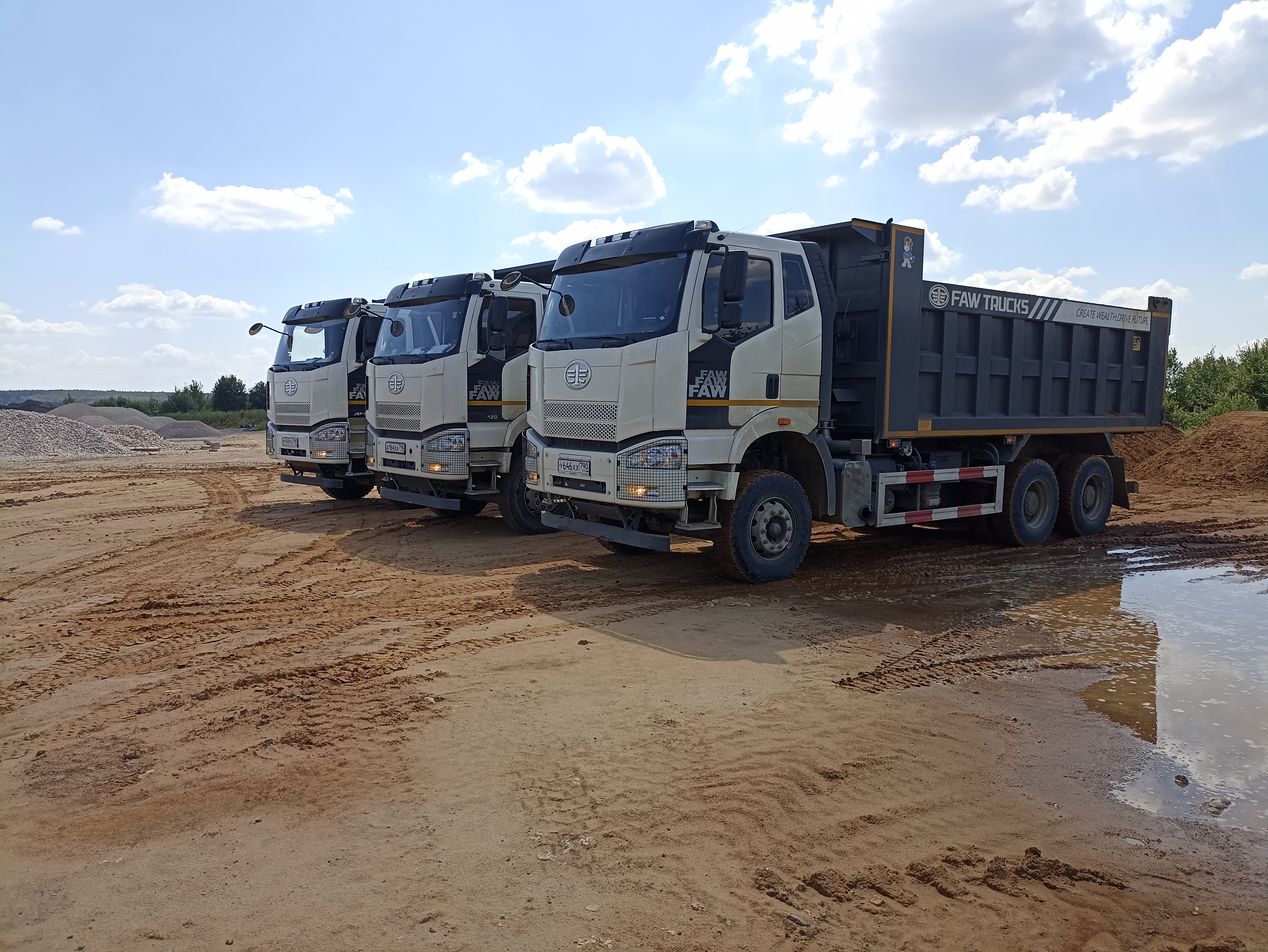 Самосвалы аренда, перевозка сыпучих материалов