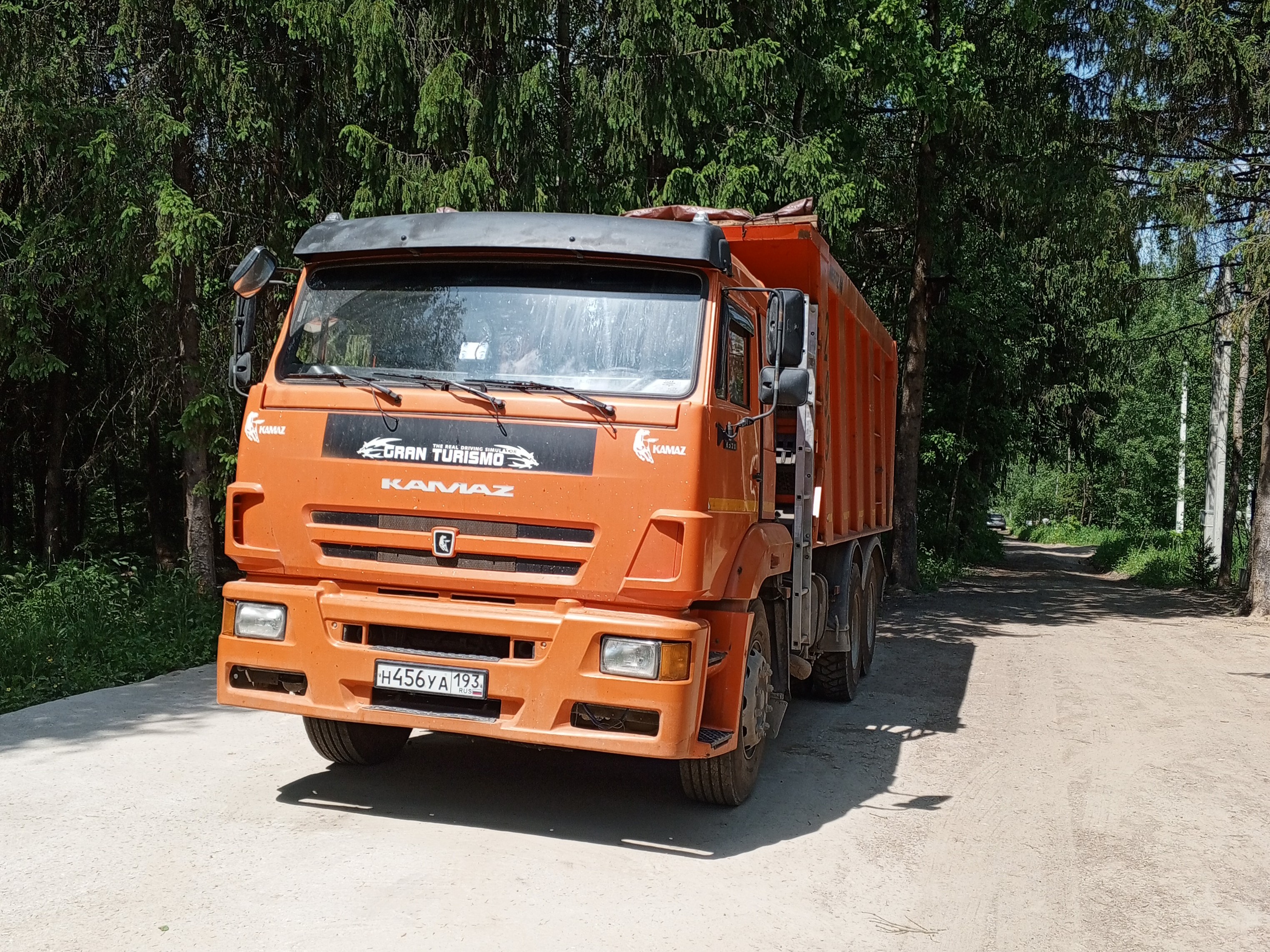 Доставка самосвалом песок, щебень, торф.