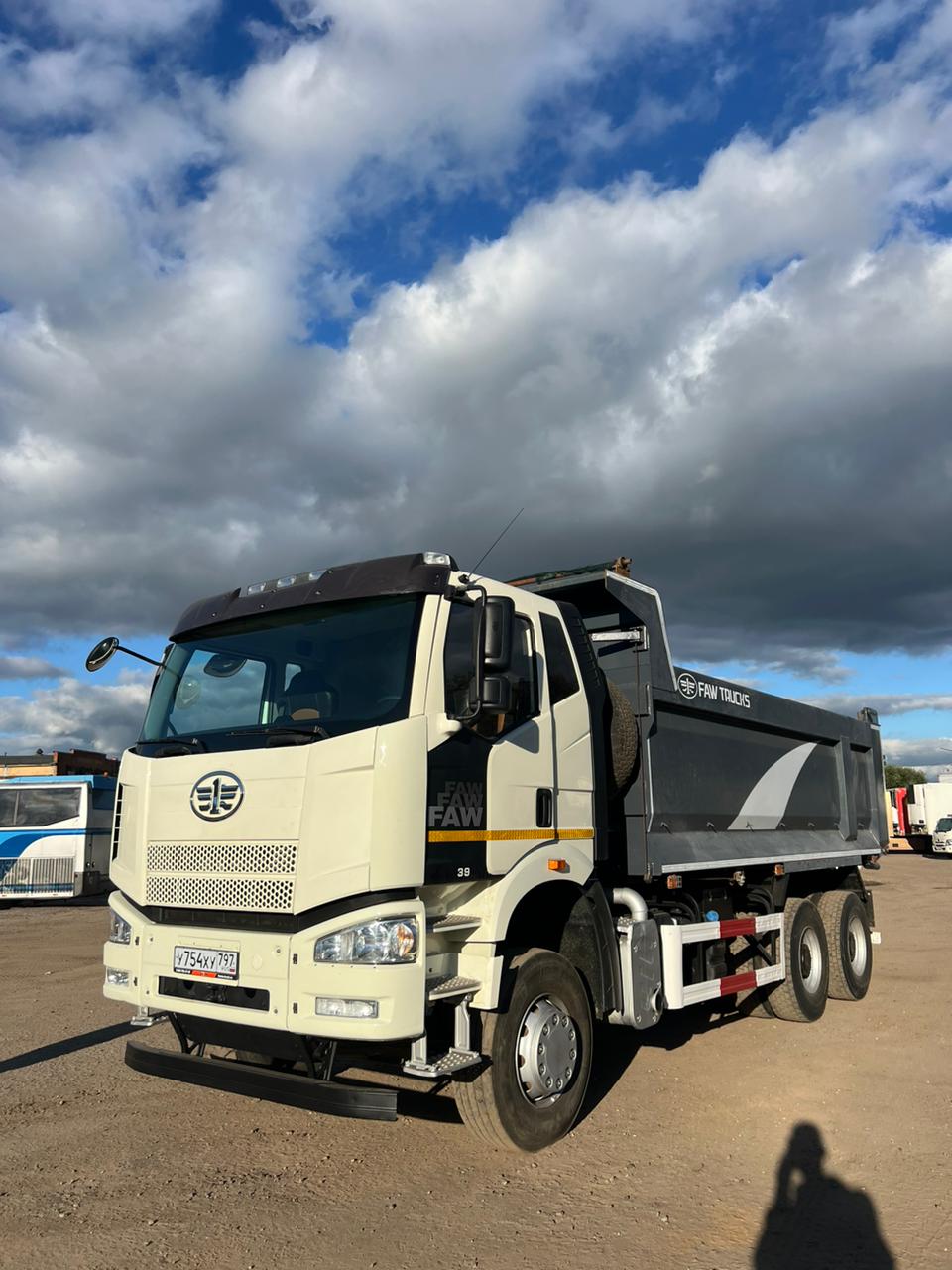 Аренда самосвалов 20 кубов