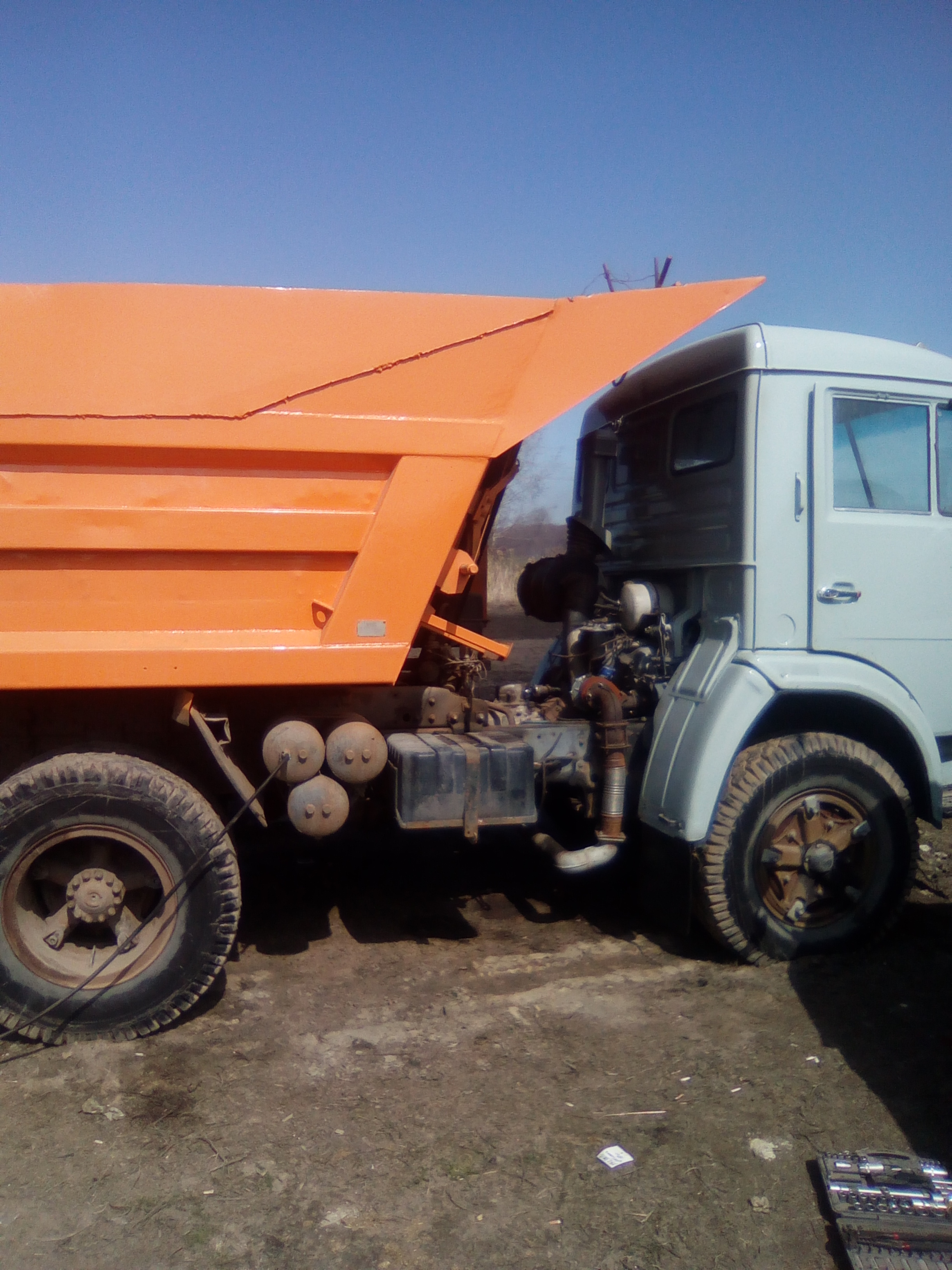 Доставка песка щебня. Услуги самосвала.