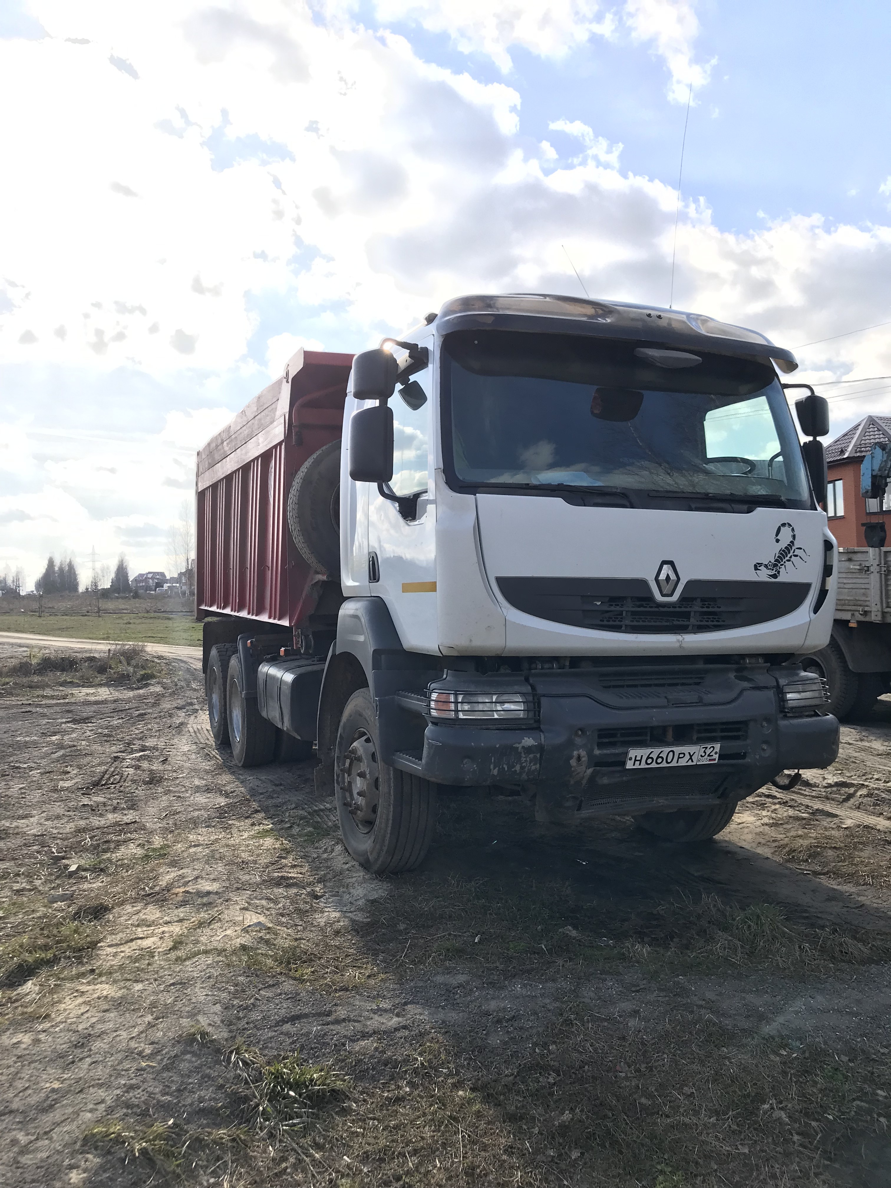 Самосвал от собственника Влад