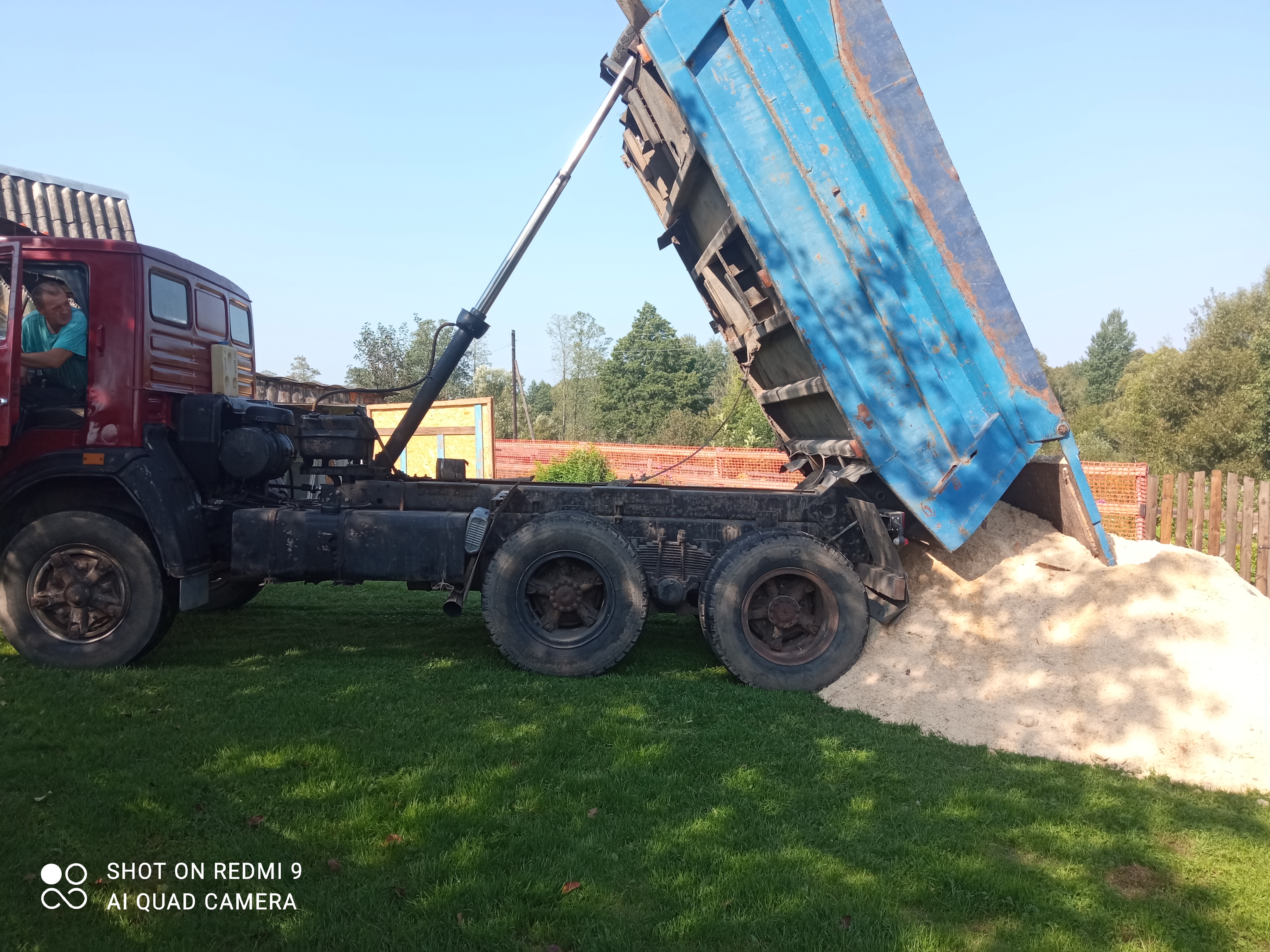 Аренда самосвала 10 тонн.