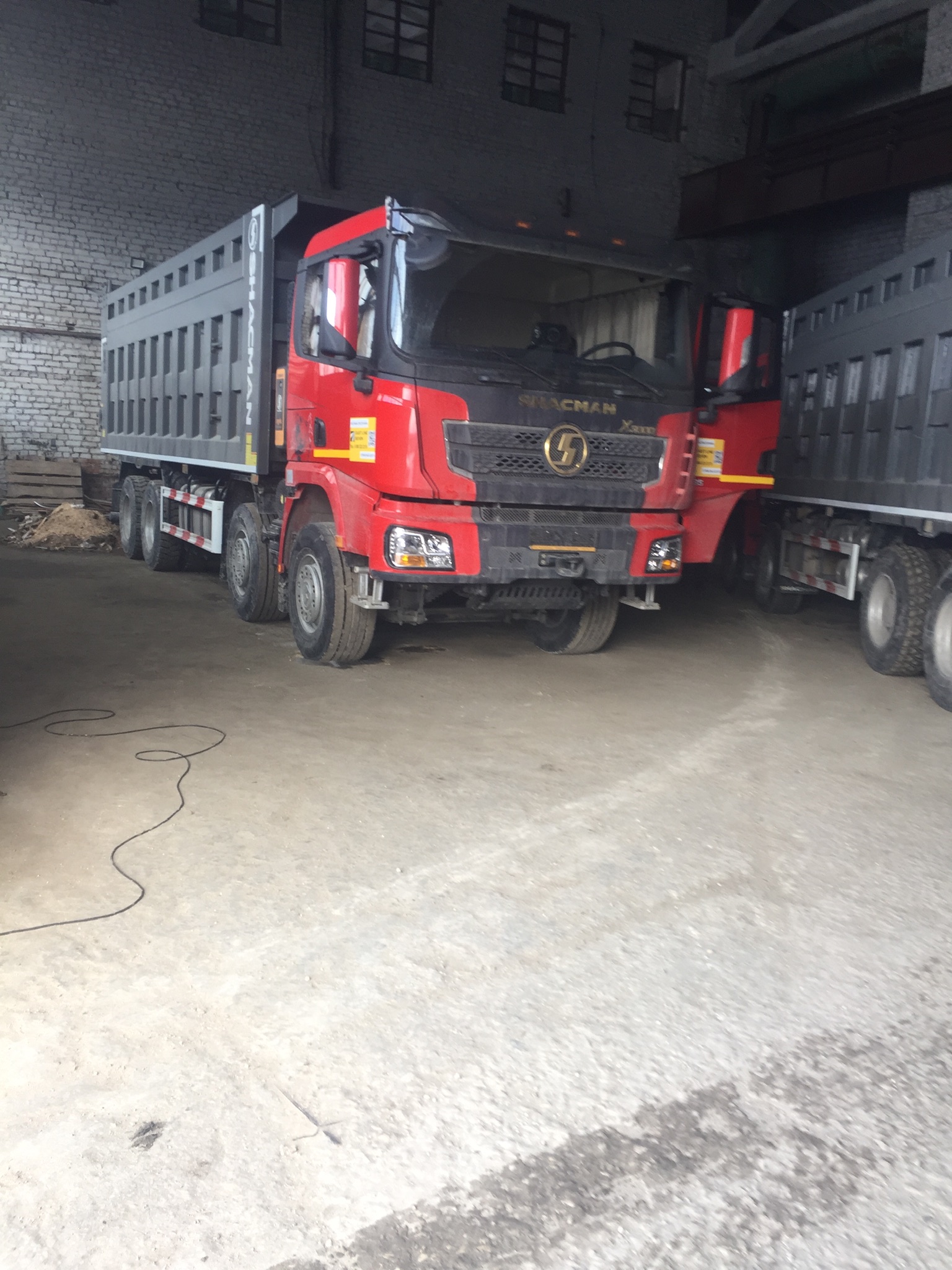 Аренда самосвала 35 кубов, тонара. Песок, Щебень.