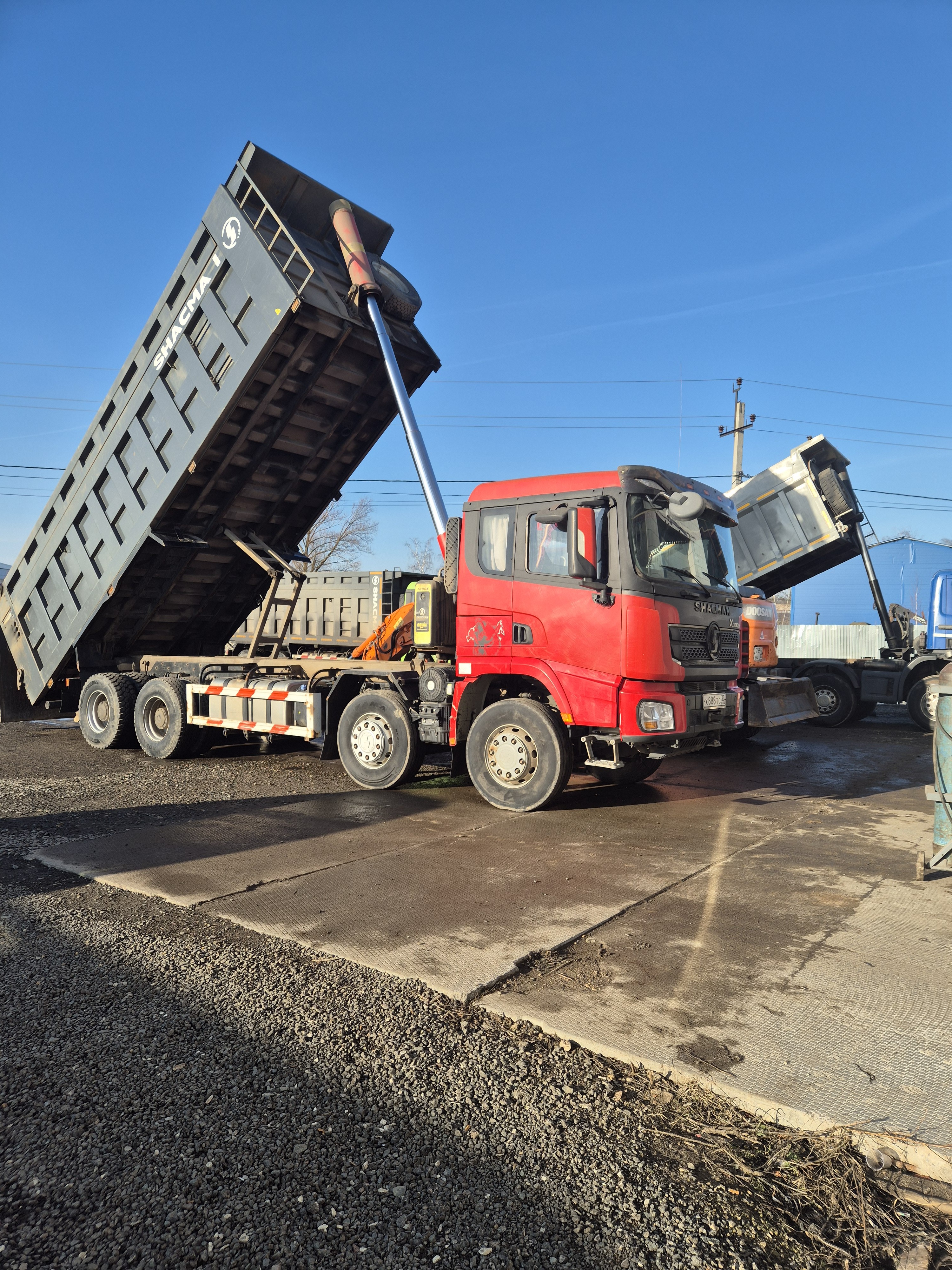 Тонары, самосвалы 40 кубов, 50 тонн