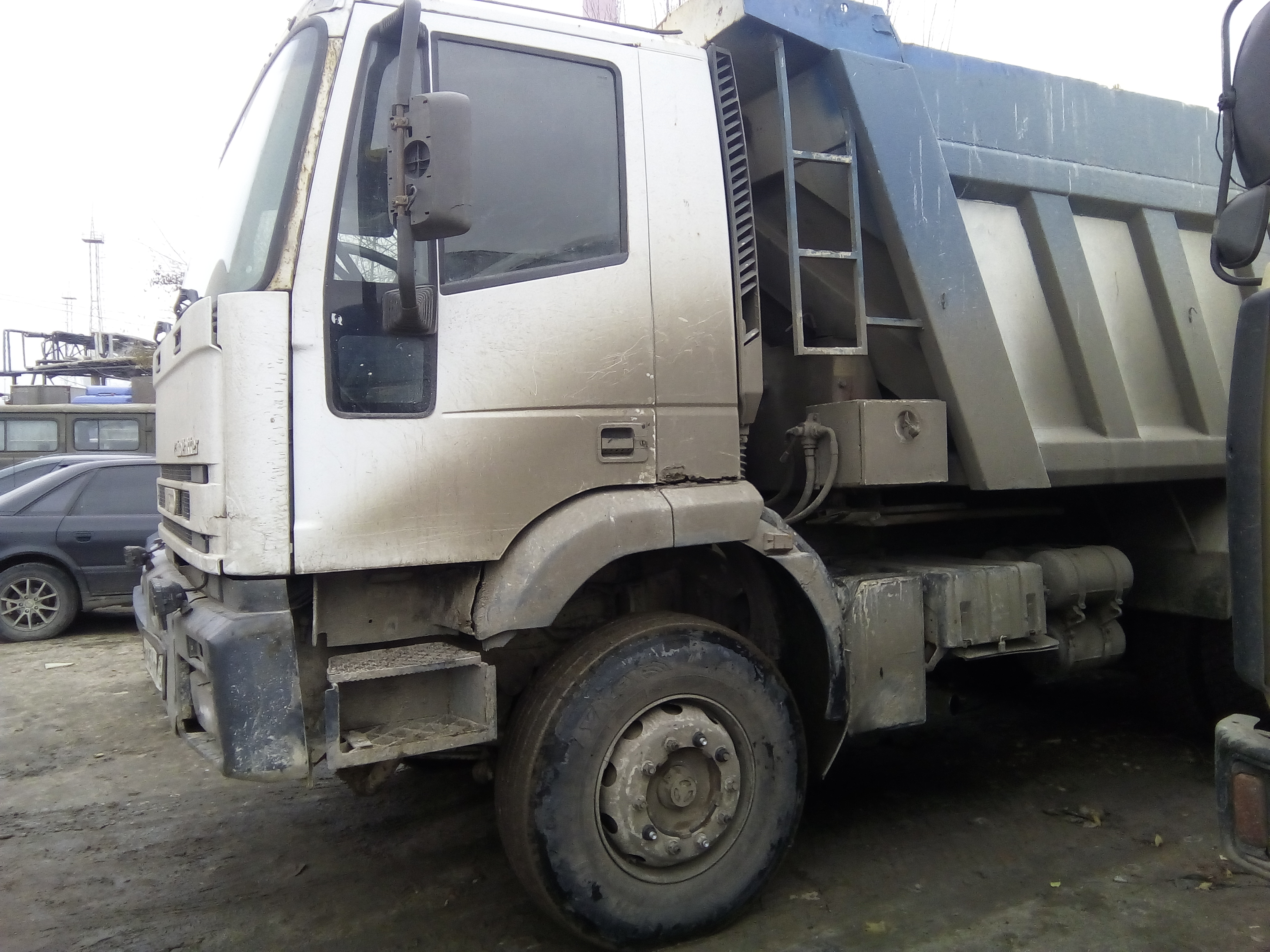 Самосвалы 20куб от собственника Сергей